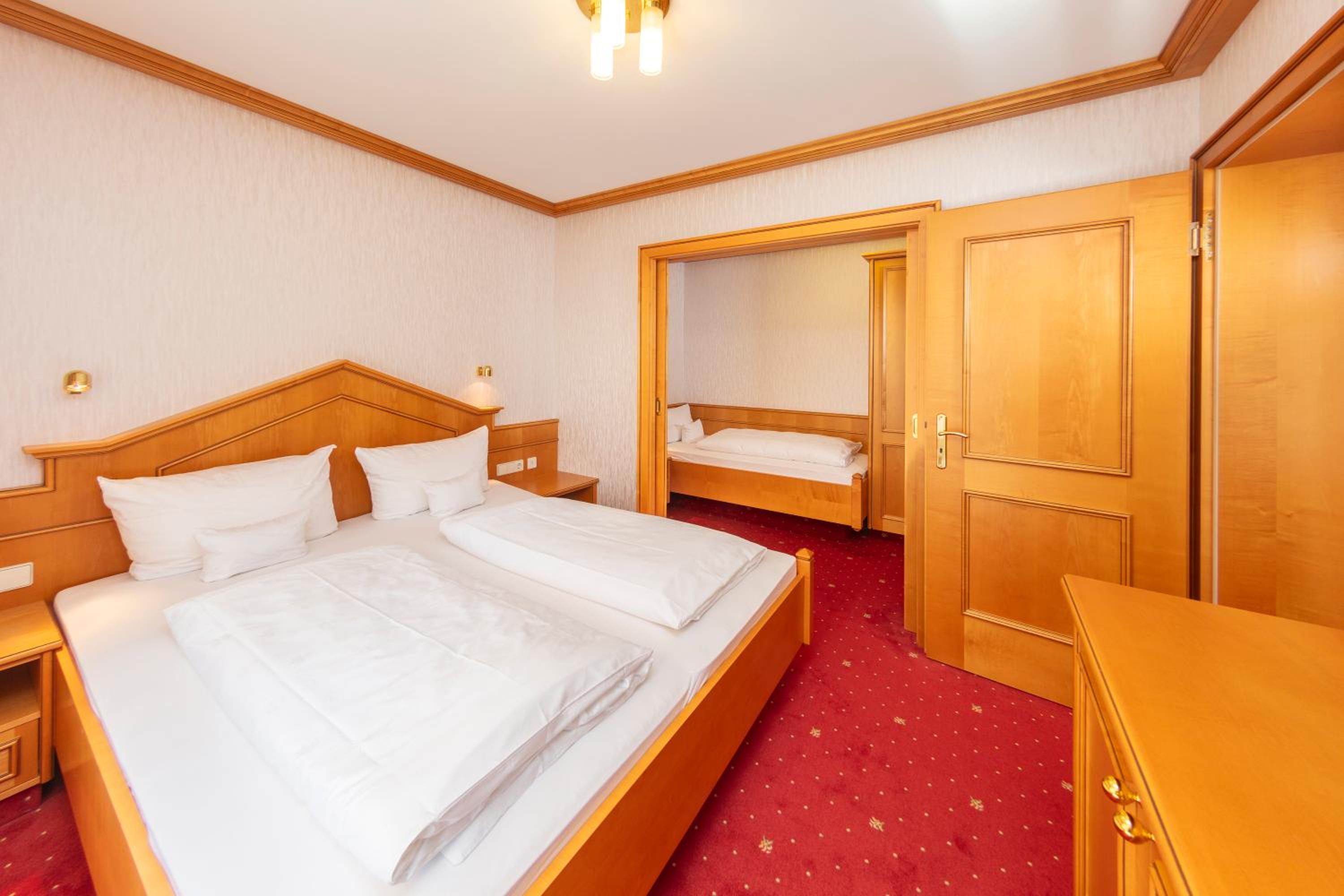 Triple Room with Balcony photo 3