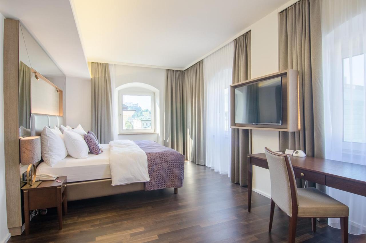Tower Suite - Photo 1