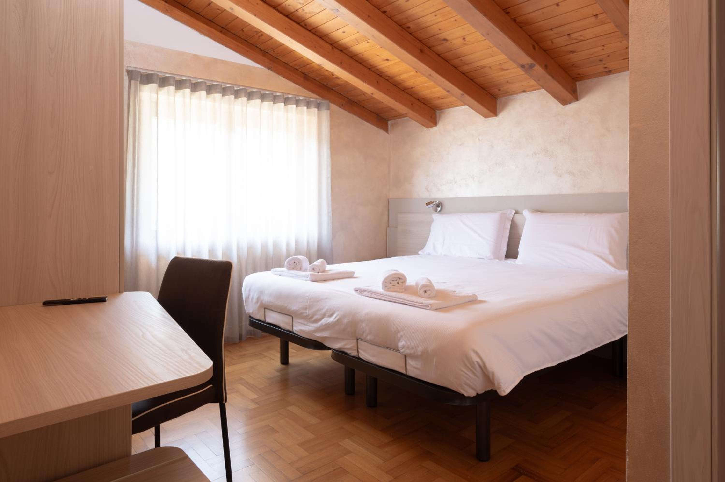Large Double or Twin Room