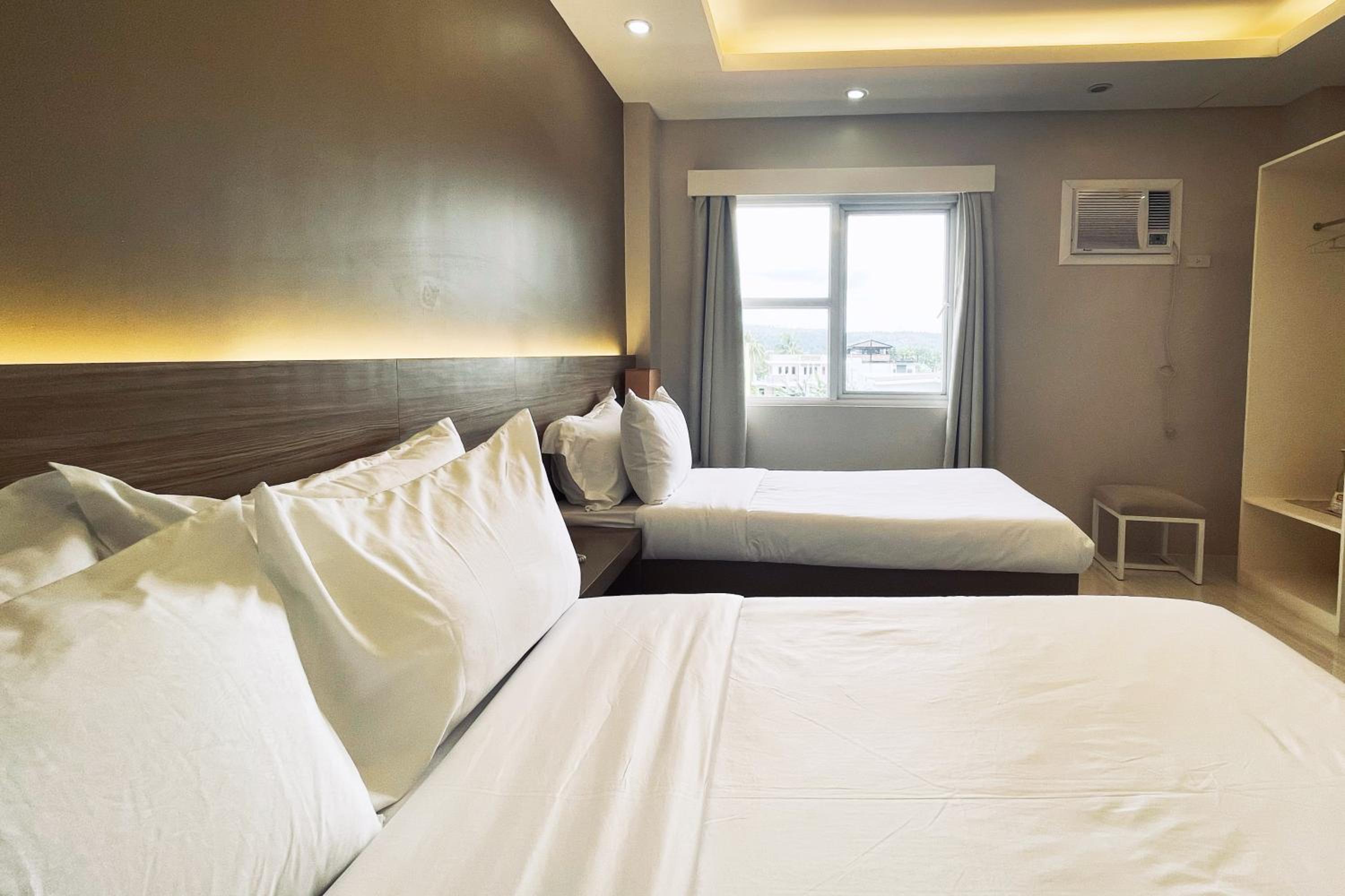 Standard Double Room - Photo 9