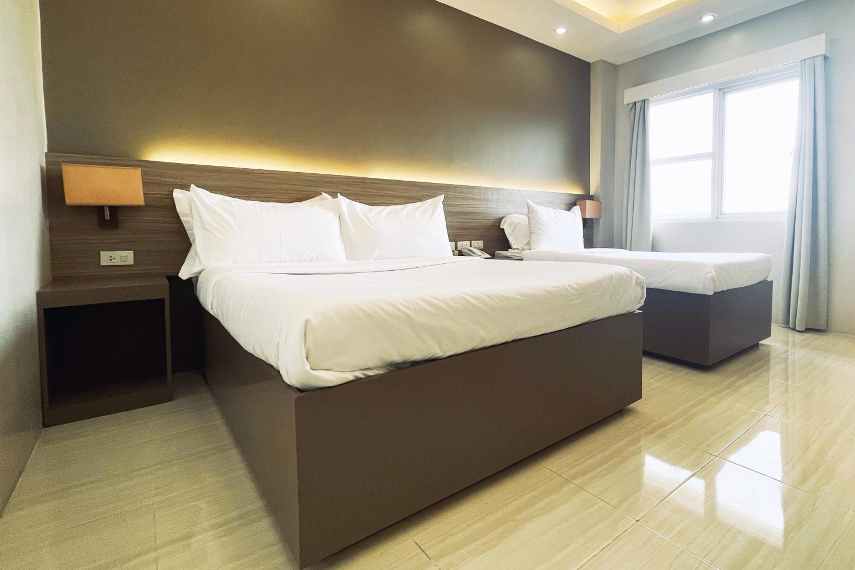 Standard Double Room - Photo 8