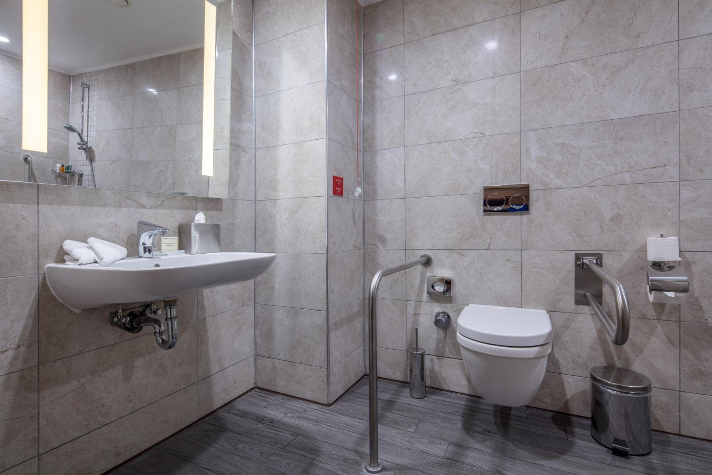 King Room - Mobility Accessible
