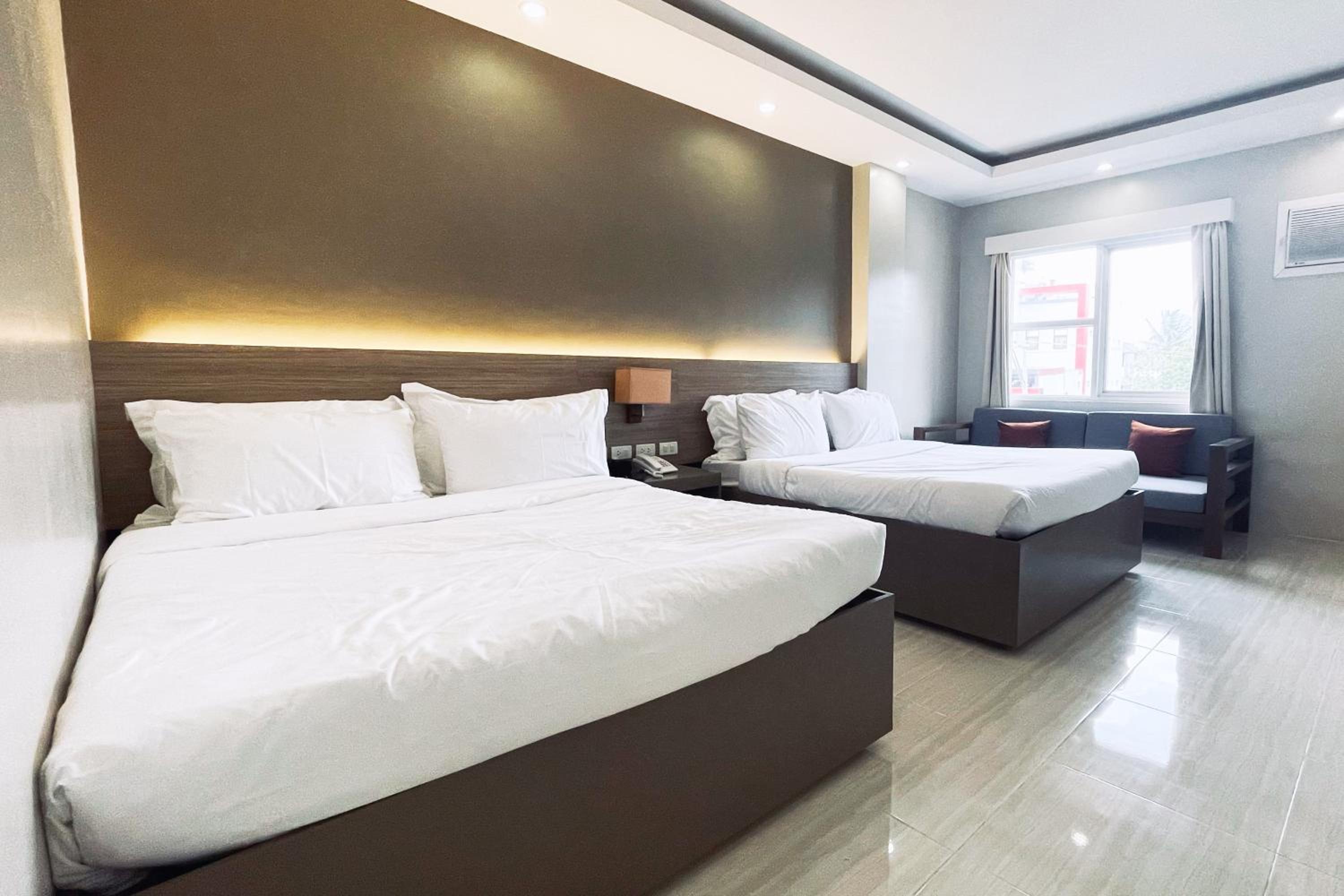 Deluxe Room - Photo 1