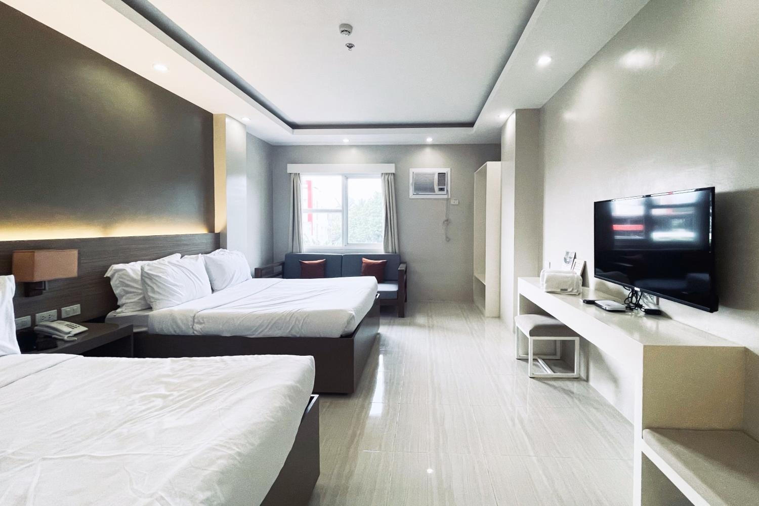 Deluxe Room - Photo 3