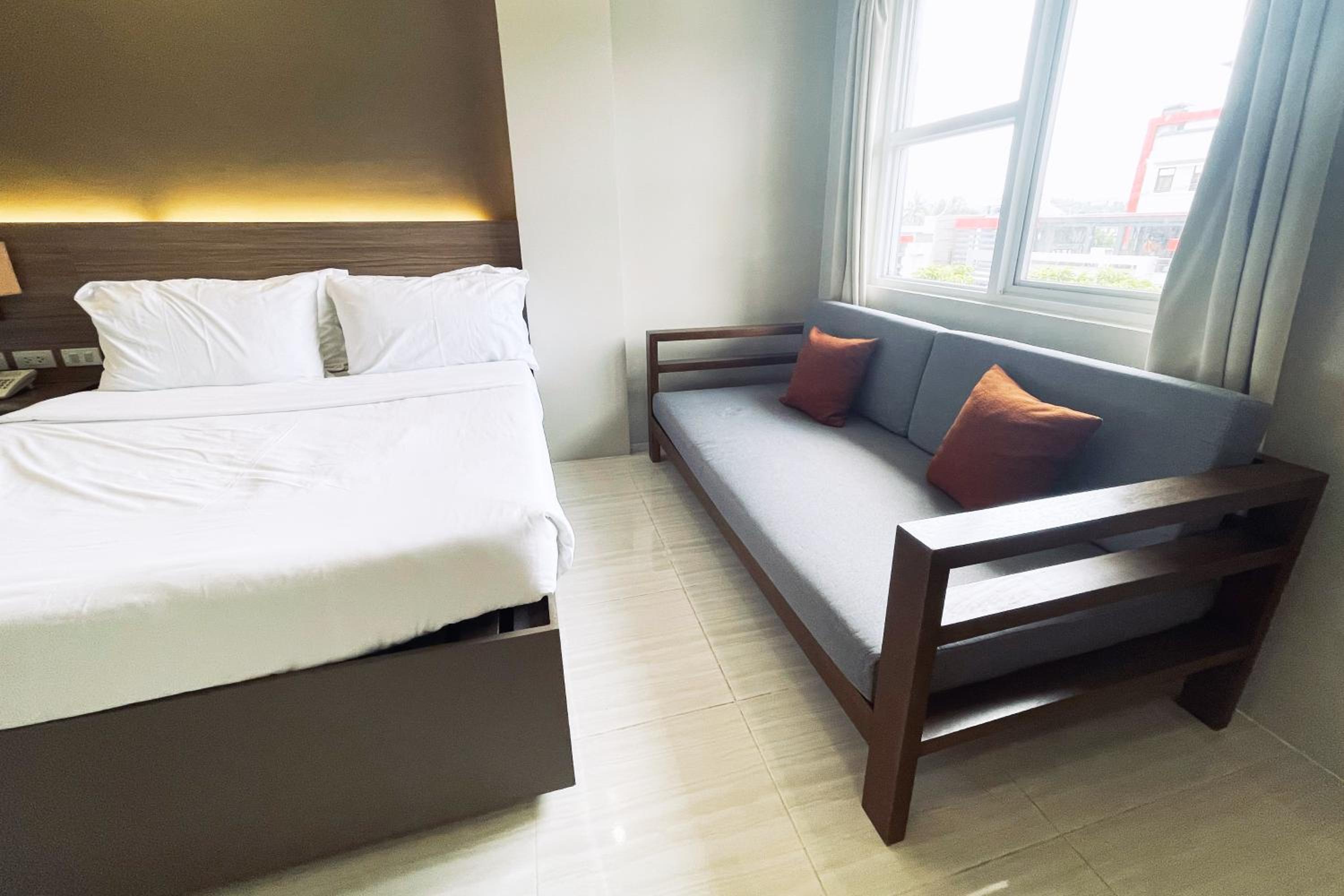 Deluxe Room - Photo 4