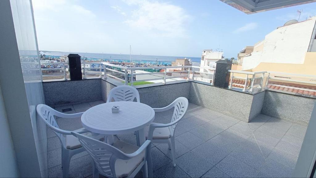 Family Apartment with Sea View photo 3