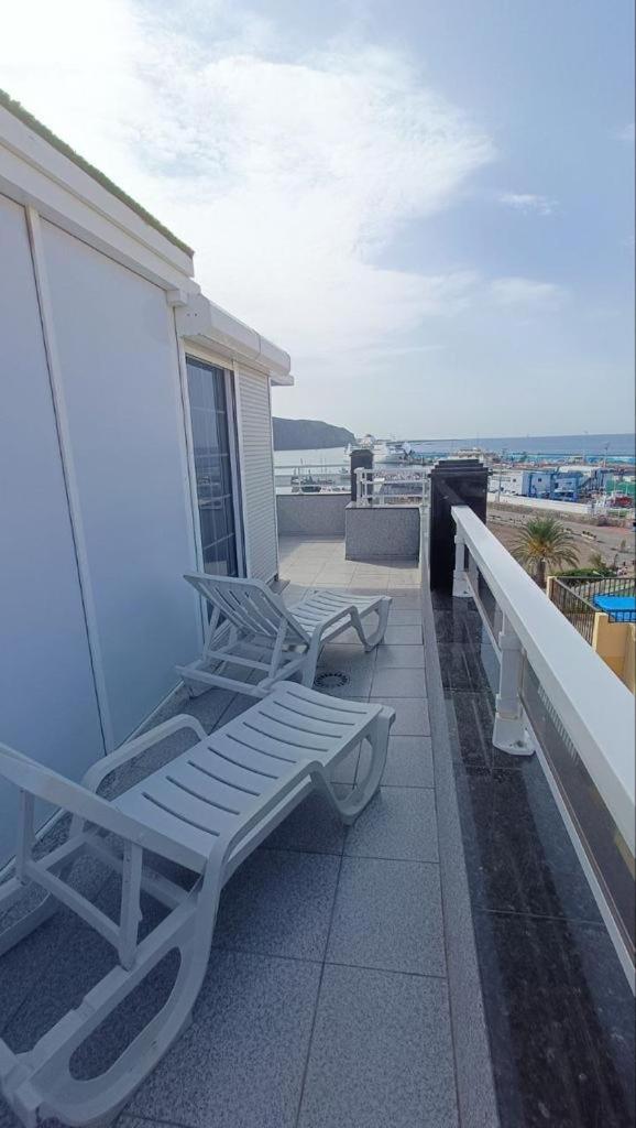 Family Apartment with Sea View photo 2