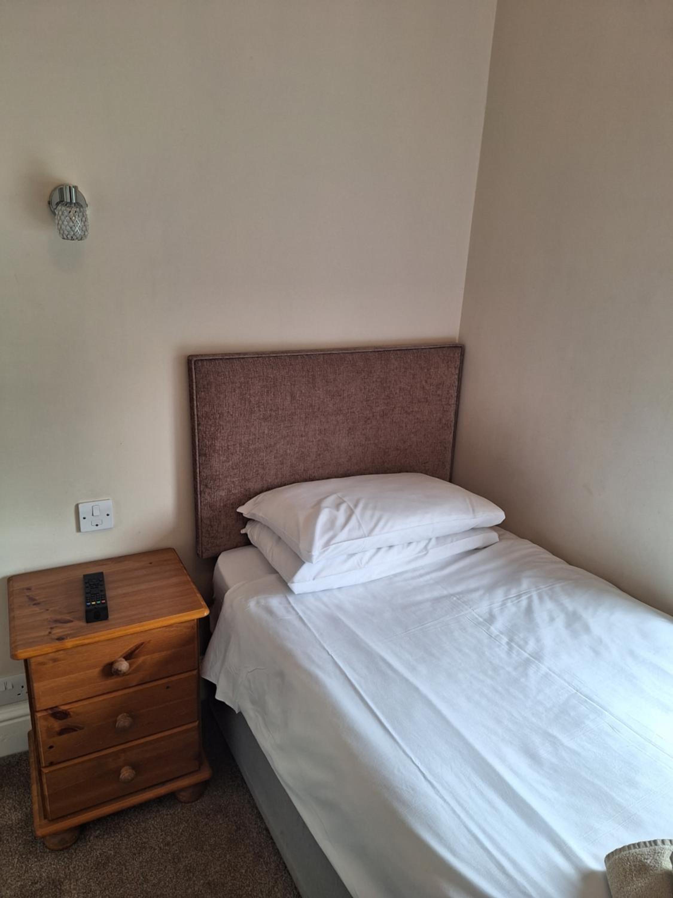 Small Single Room photo 1