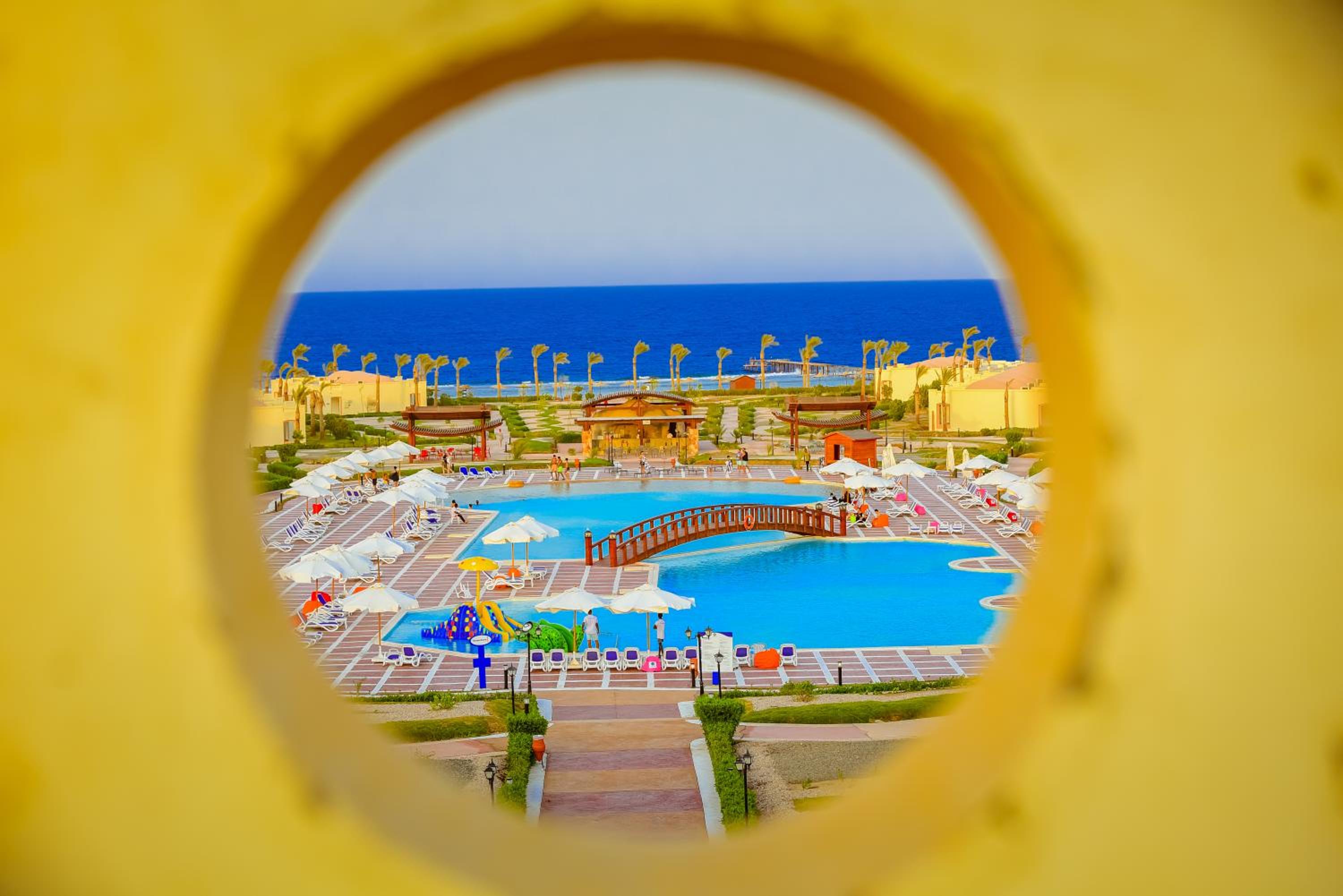 Double Room with Sea View - Photo 9