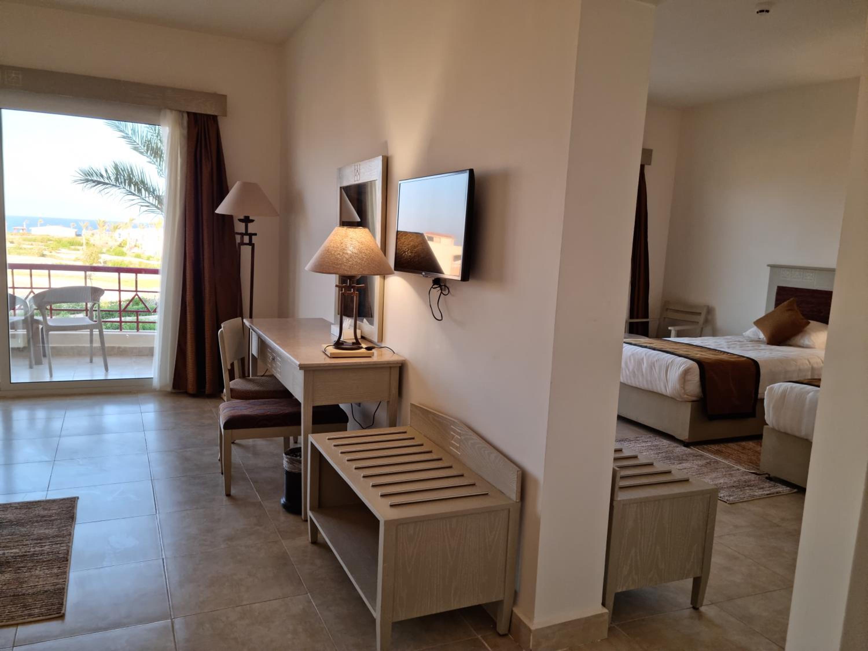 Family Room - Photo 11