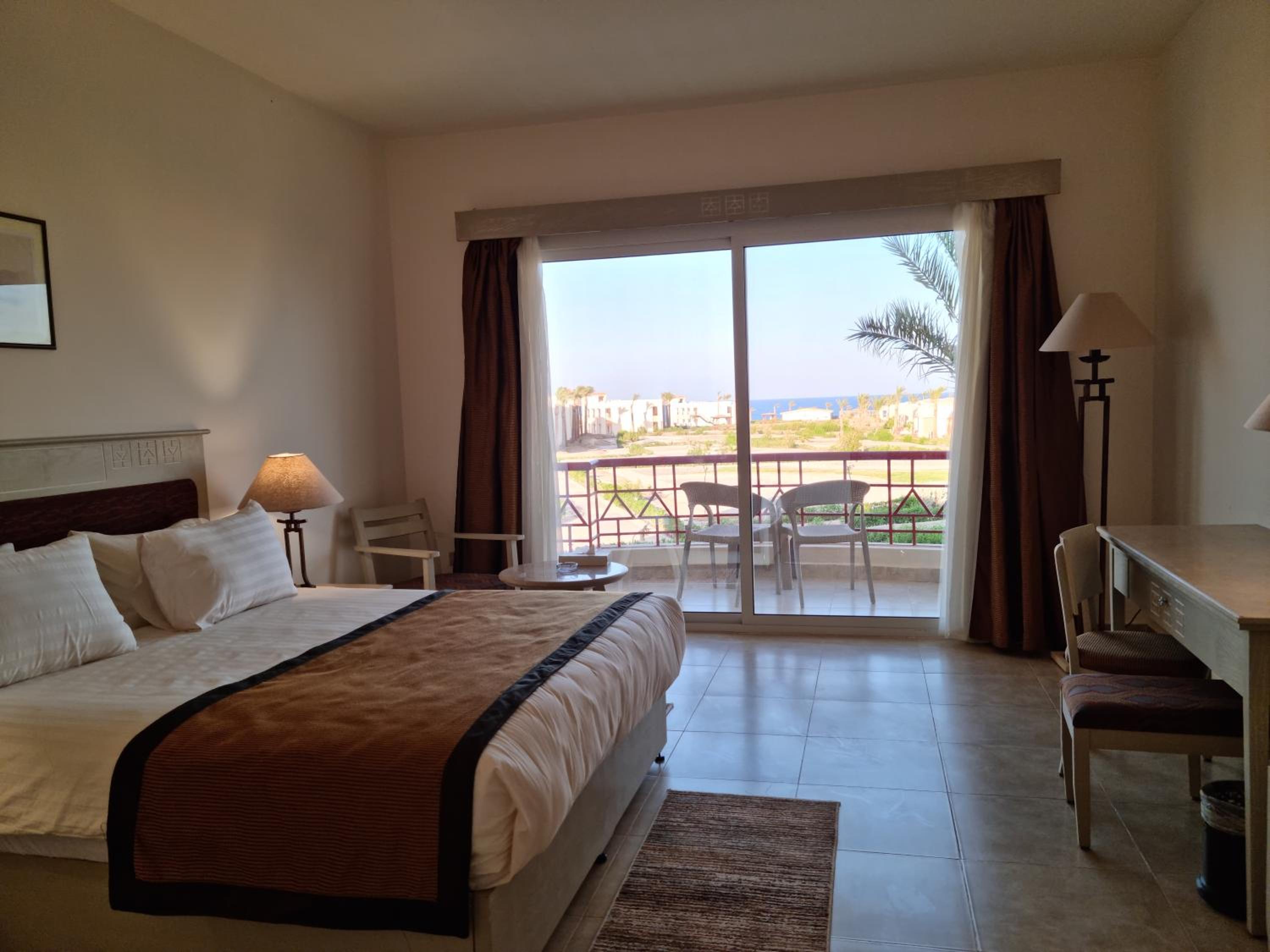 Double Room with Sea View - Photo 15