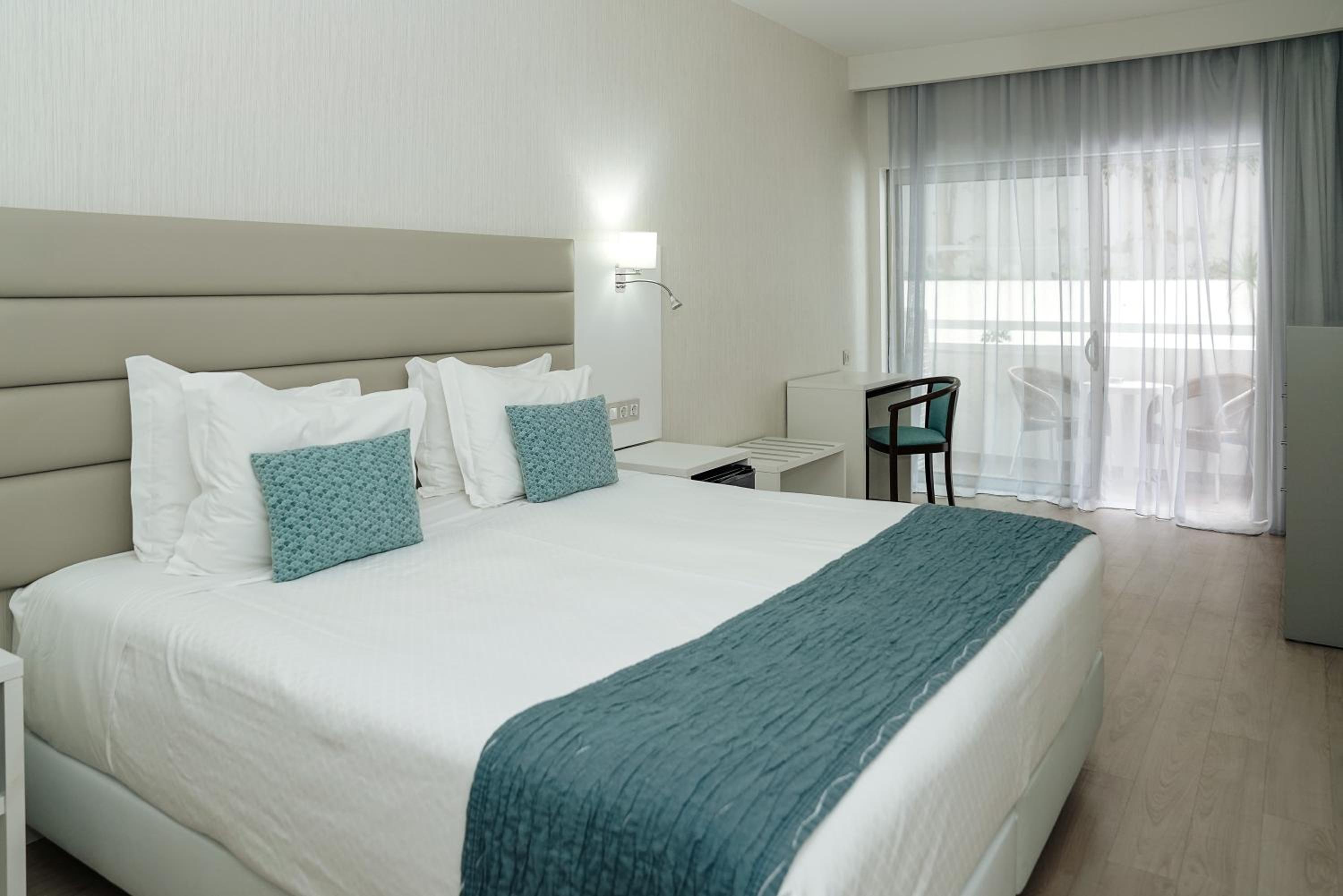 Standard Double Room - Photo 8