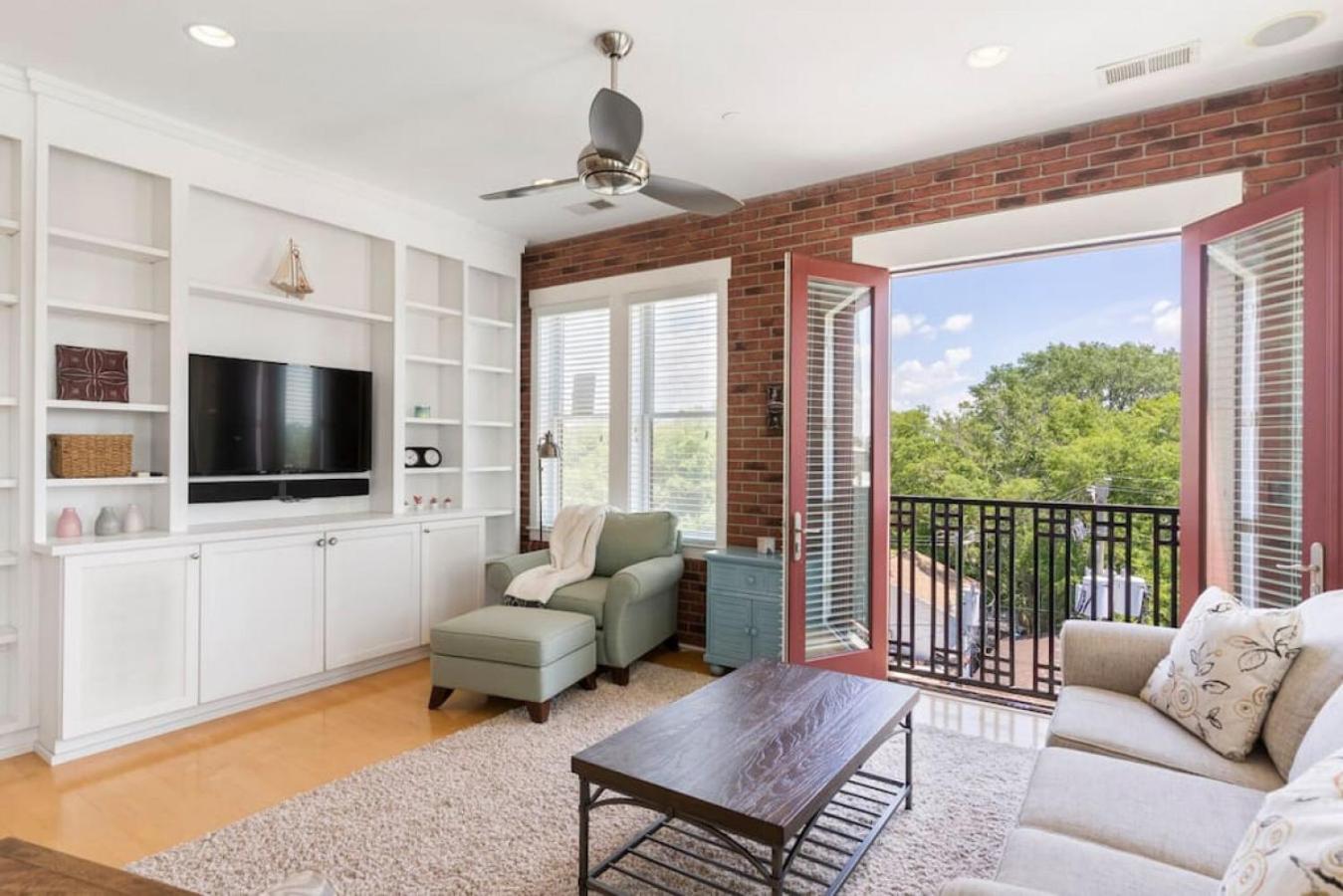 Apartment photo 1