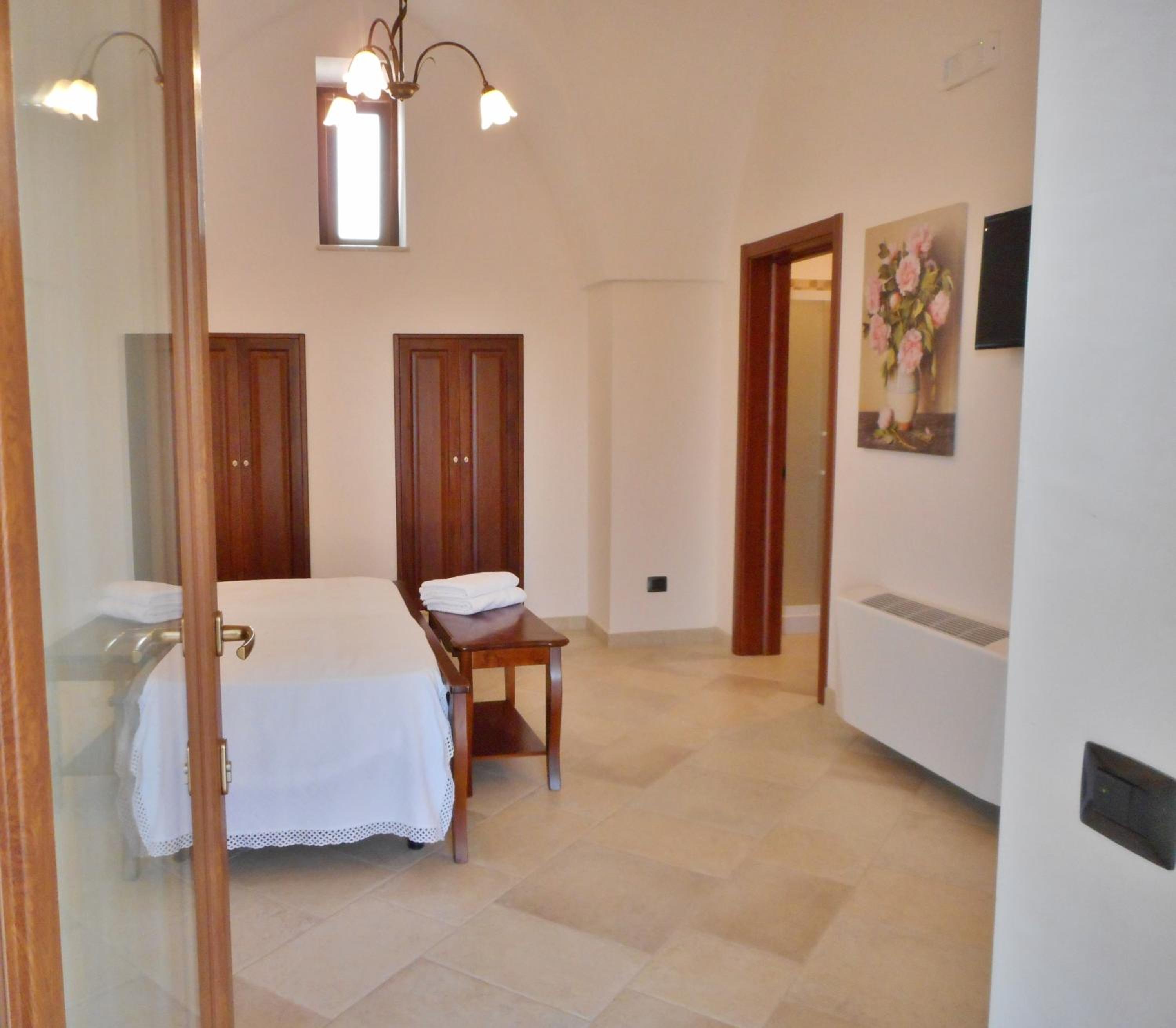 Triple Room with Garden View - Photo 9