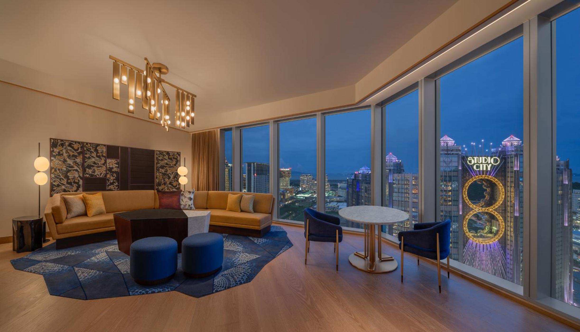 King Suite - Photo 6