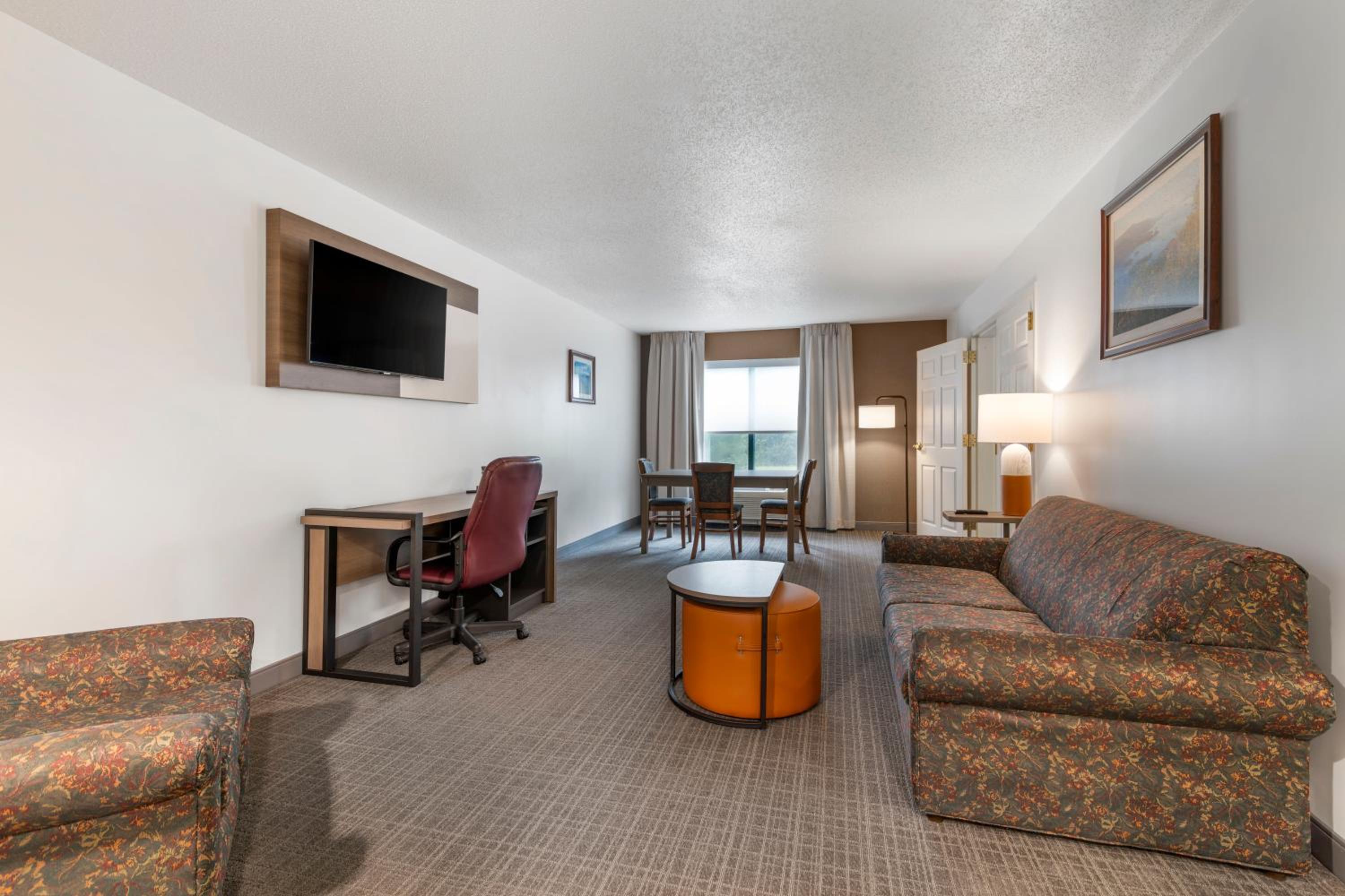 King Suite - Non-Smoking/1st Floor - Photo 4