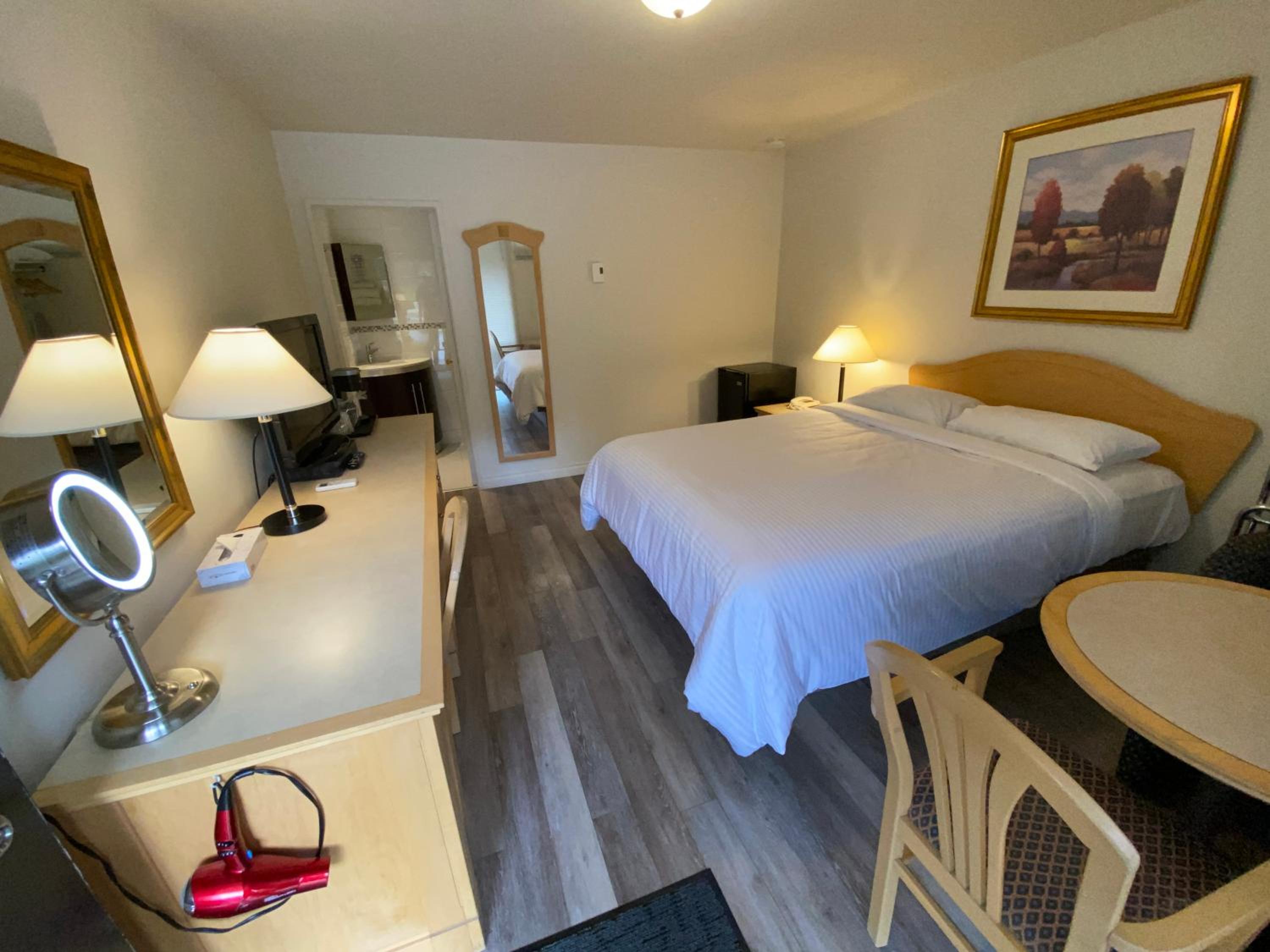 Small Double Room photo 2