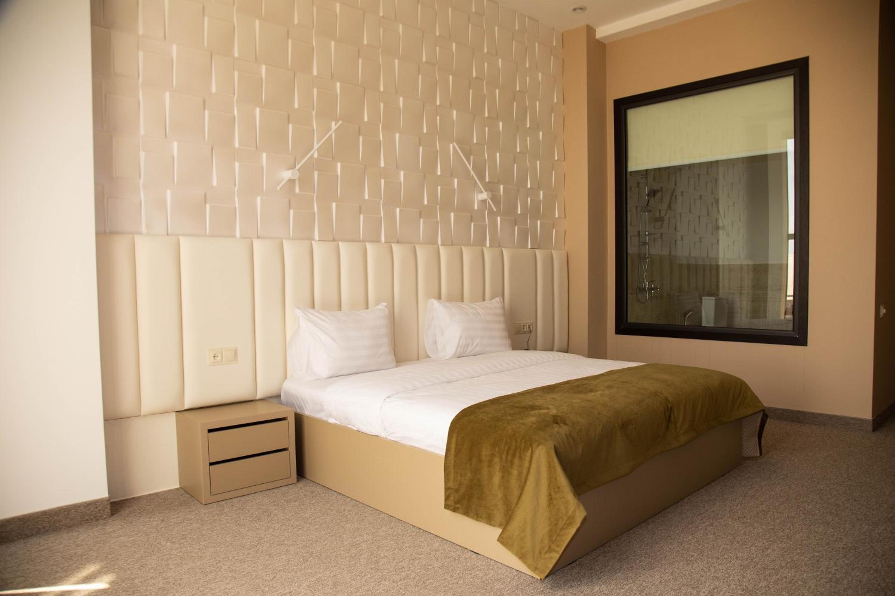 Suite with City View photo 3