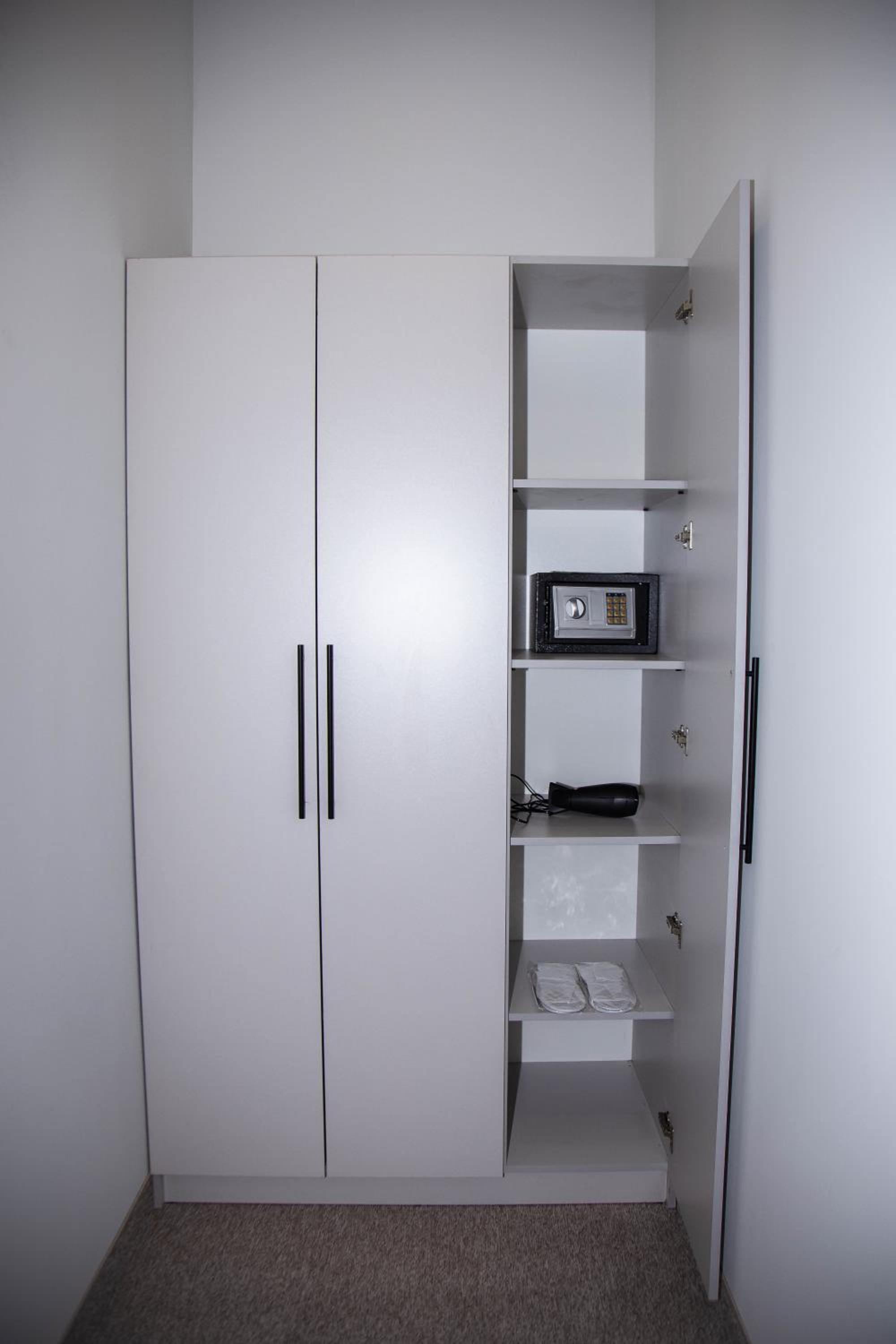 Twin Room with Shower photo 2