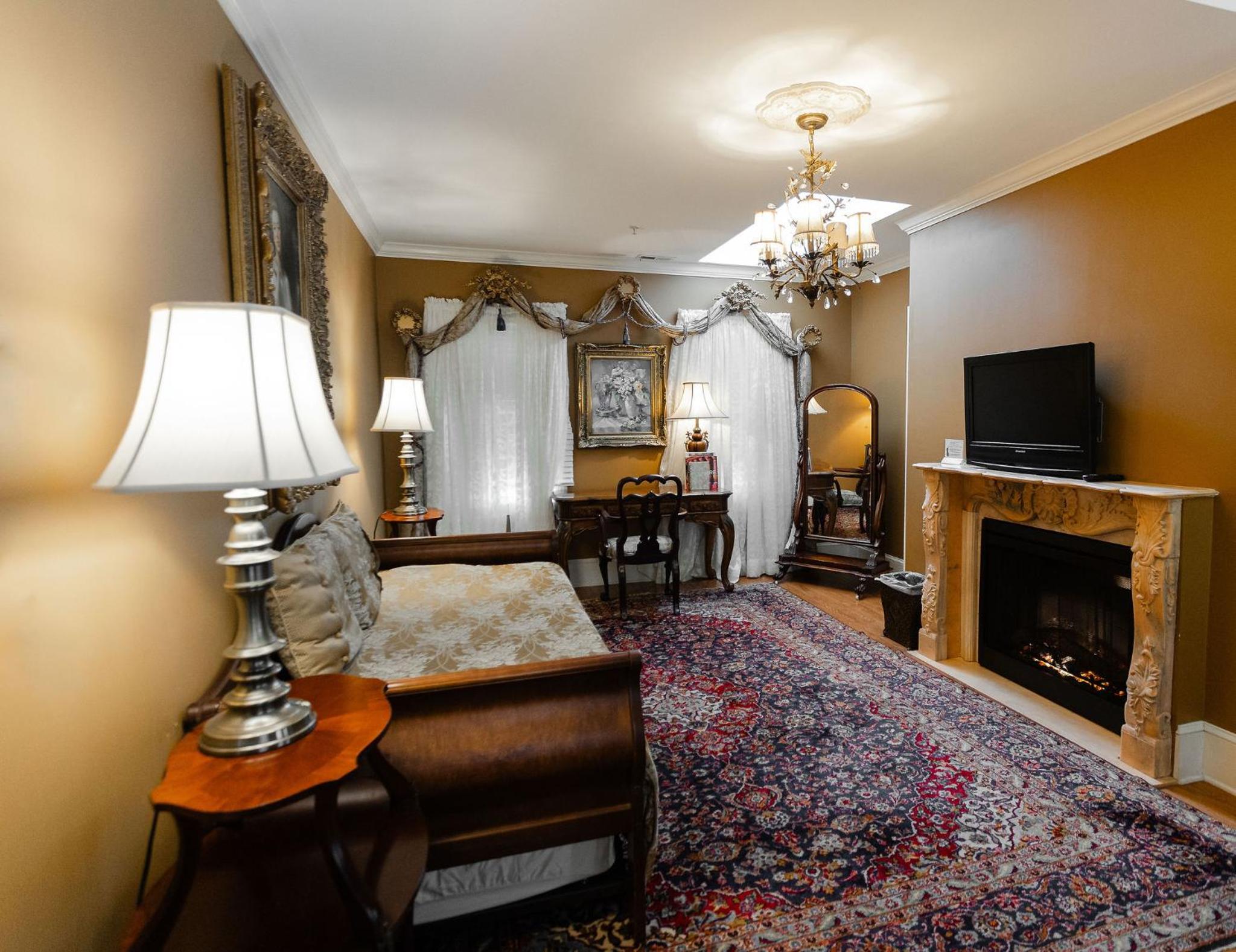 Carroll Suite 201 photo 3