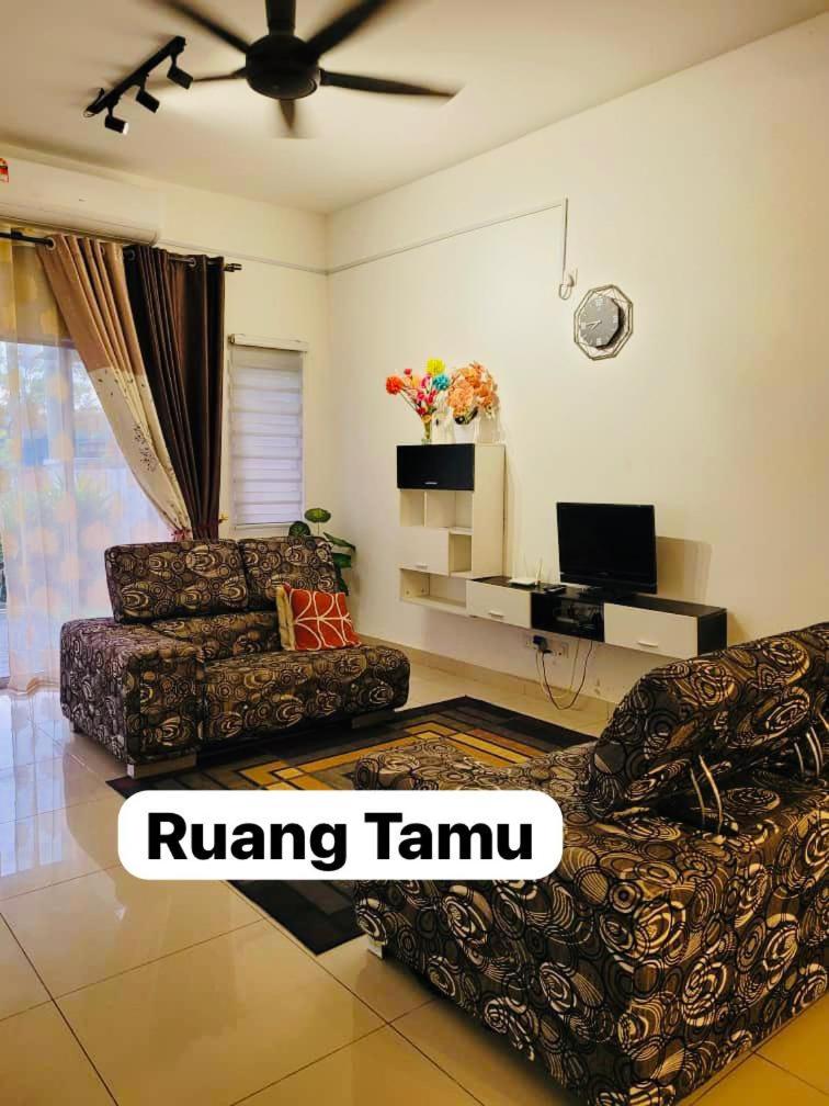 Four-Bedroom House photo 3