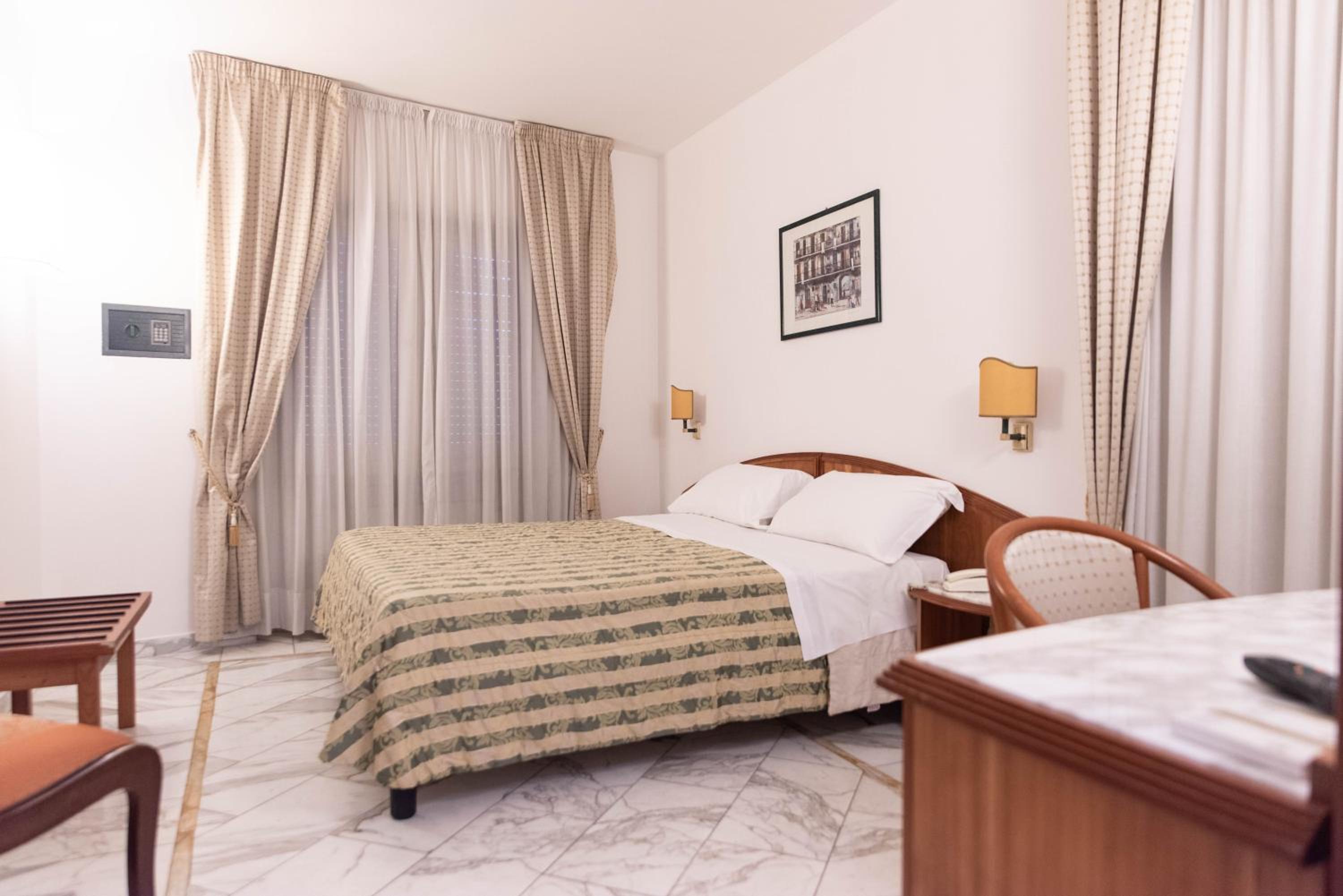 Economy Double or Twin Room - Photo 2