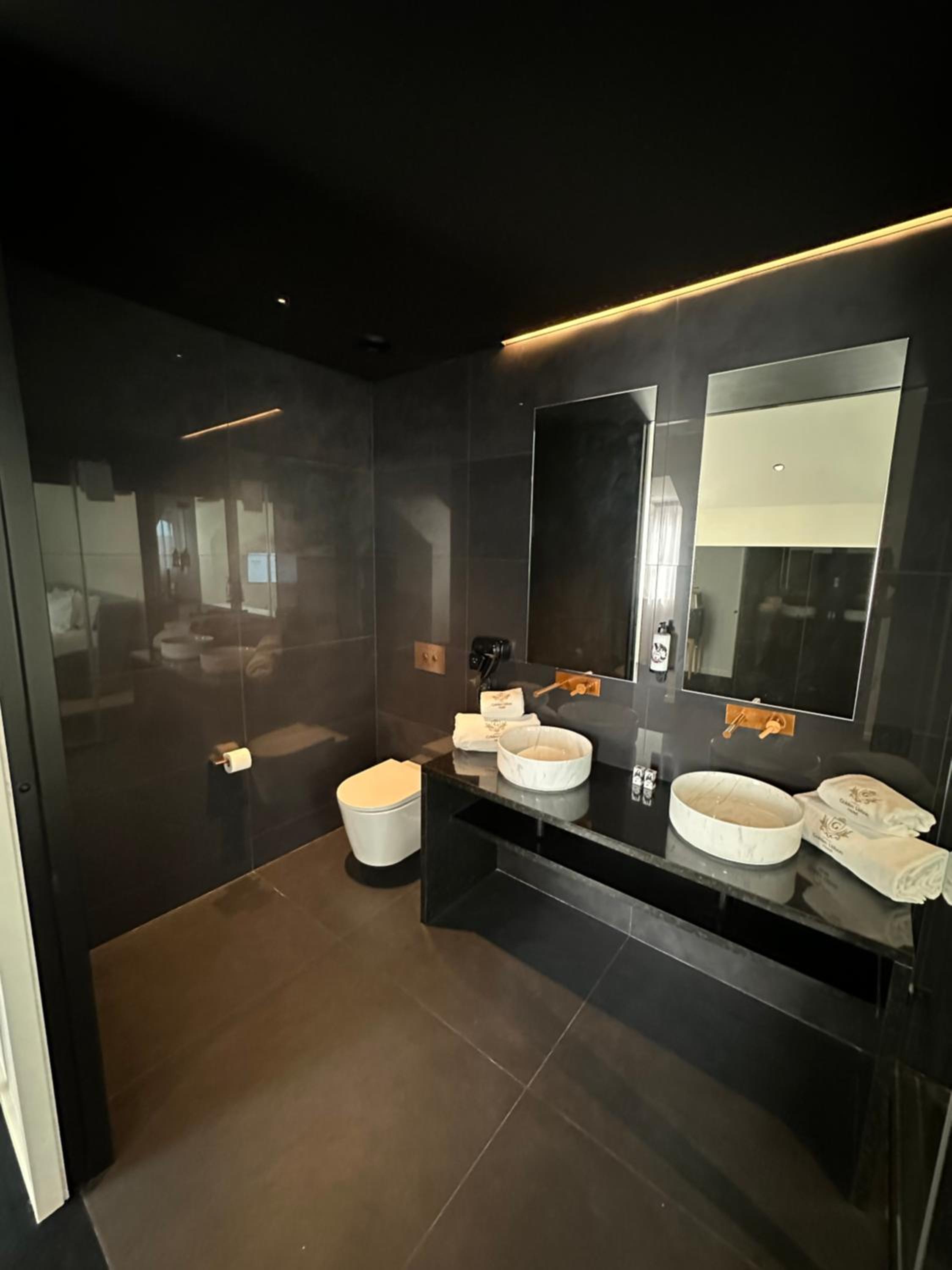 Standard Double Suite