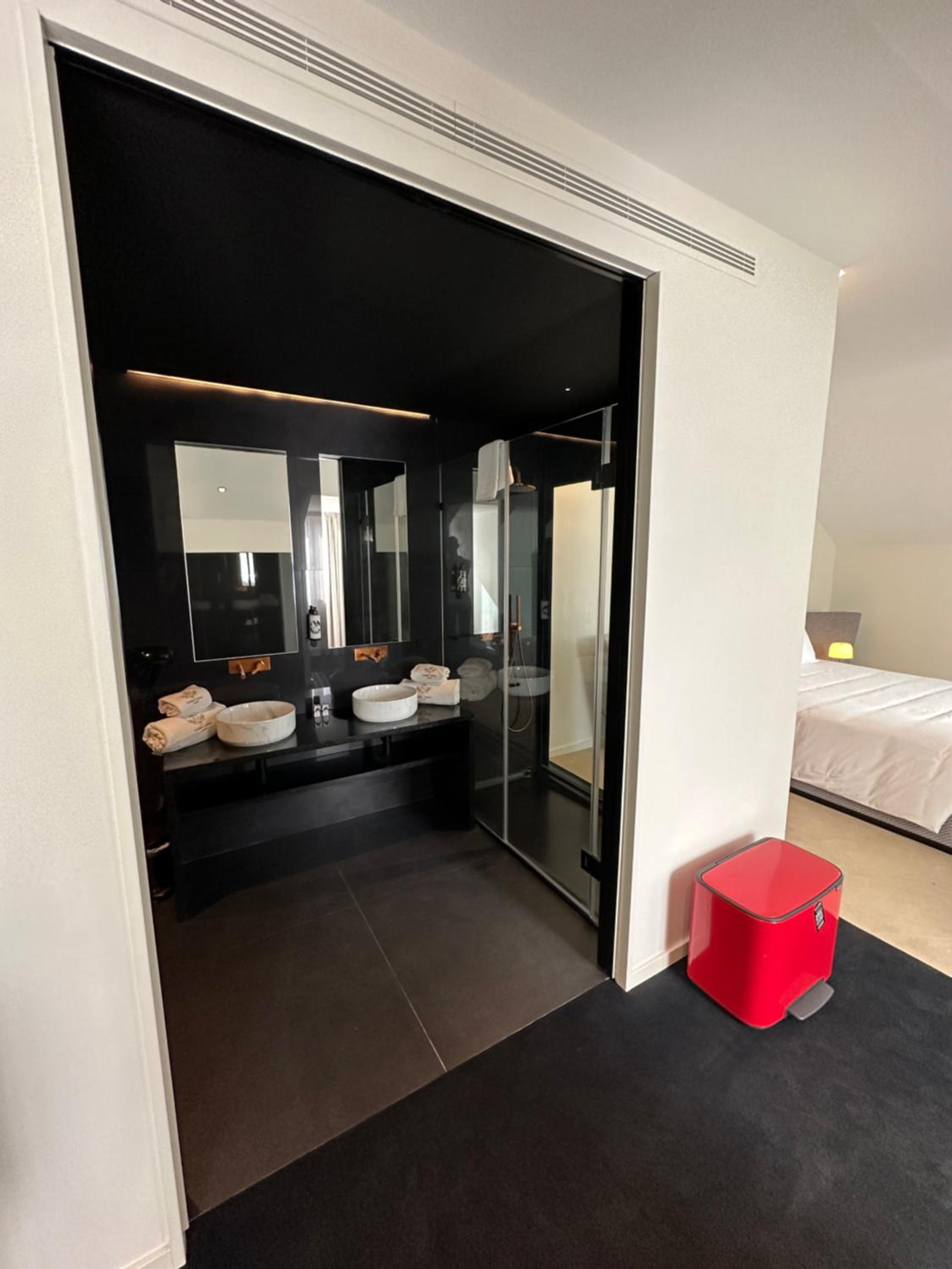 Standard Double Suite