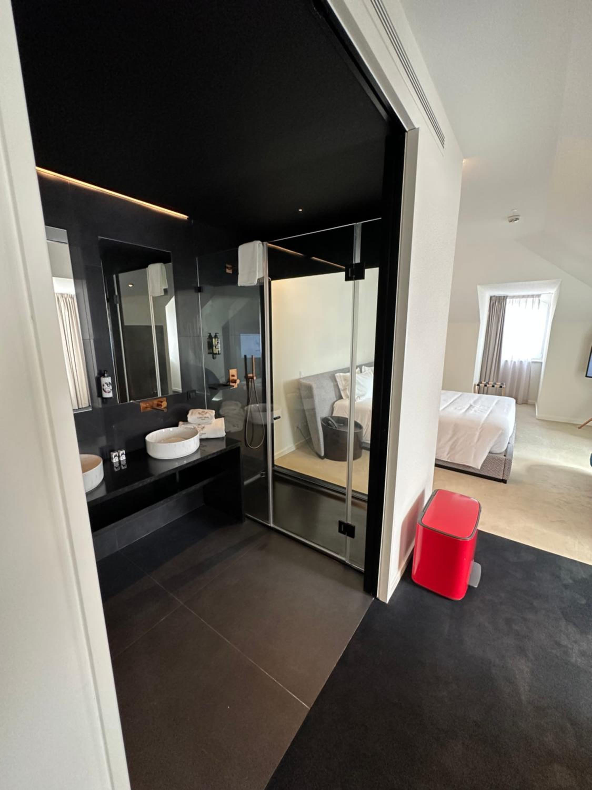 Standard Double Suite