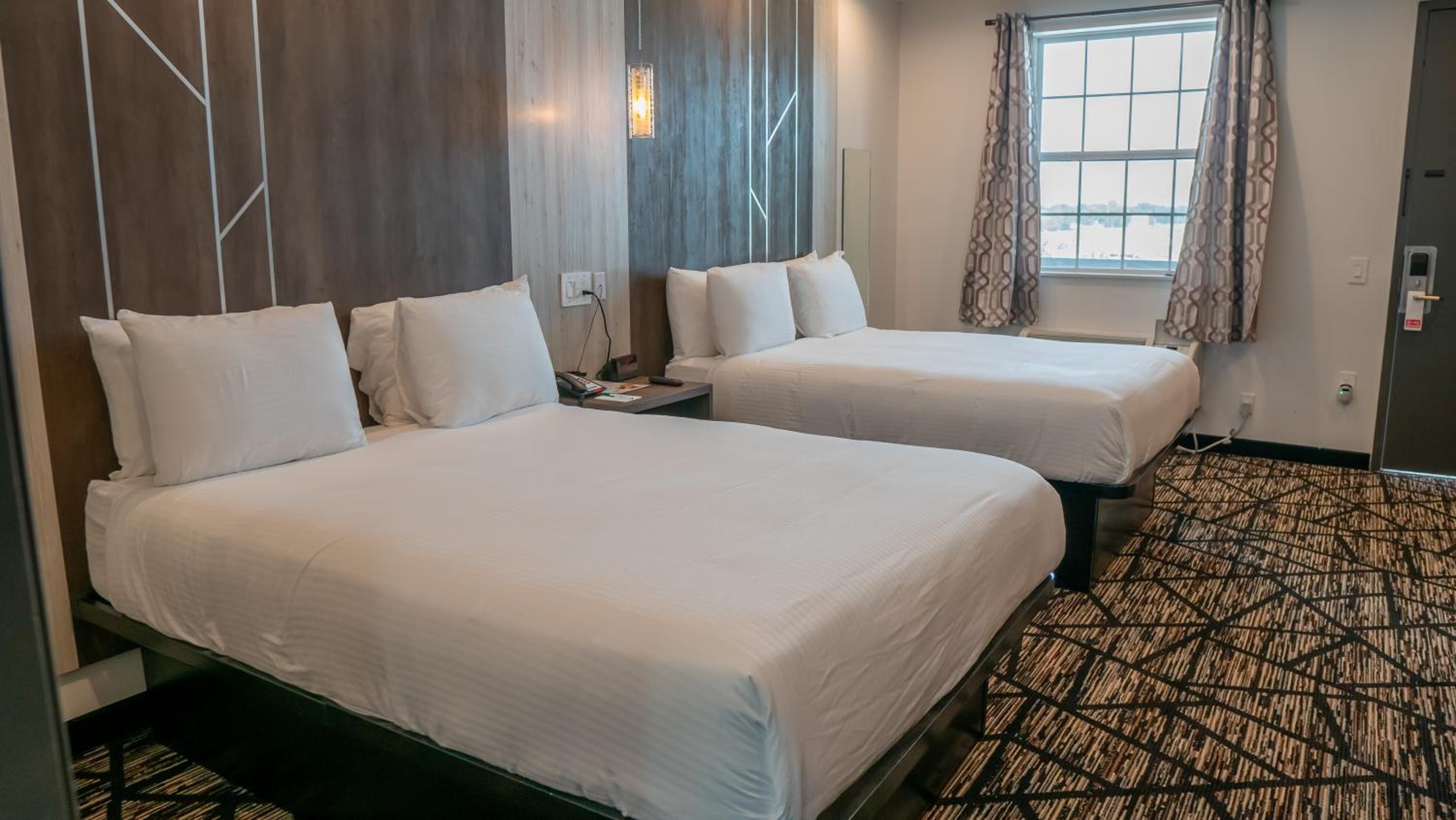 Comfeeni Inn and Suites, Bild 2