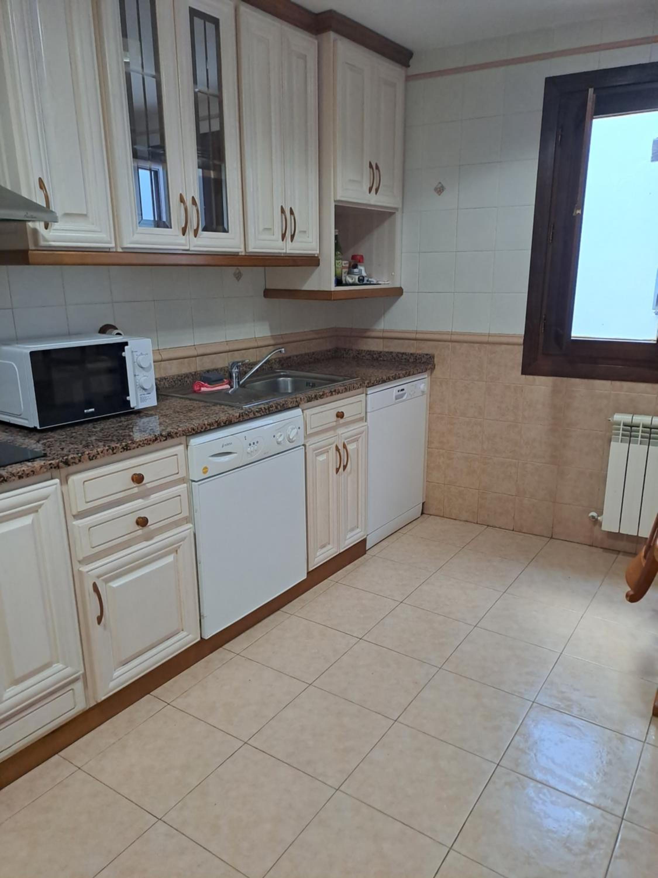 Three-Bedroom House photo 2