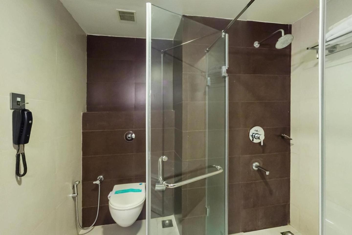 Executive Suite - Photo 3
