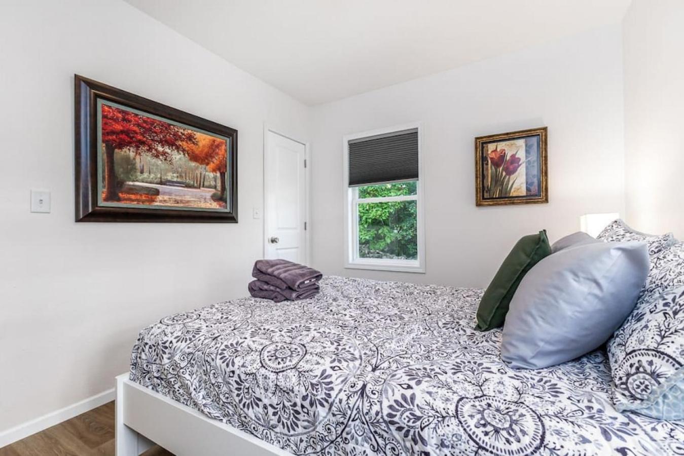 Two-Bedroom House photo 3