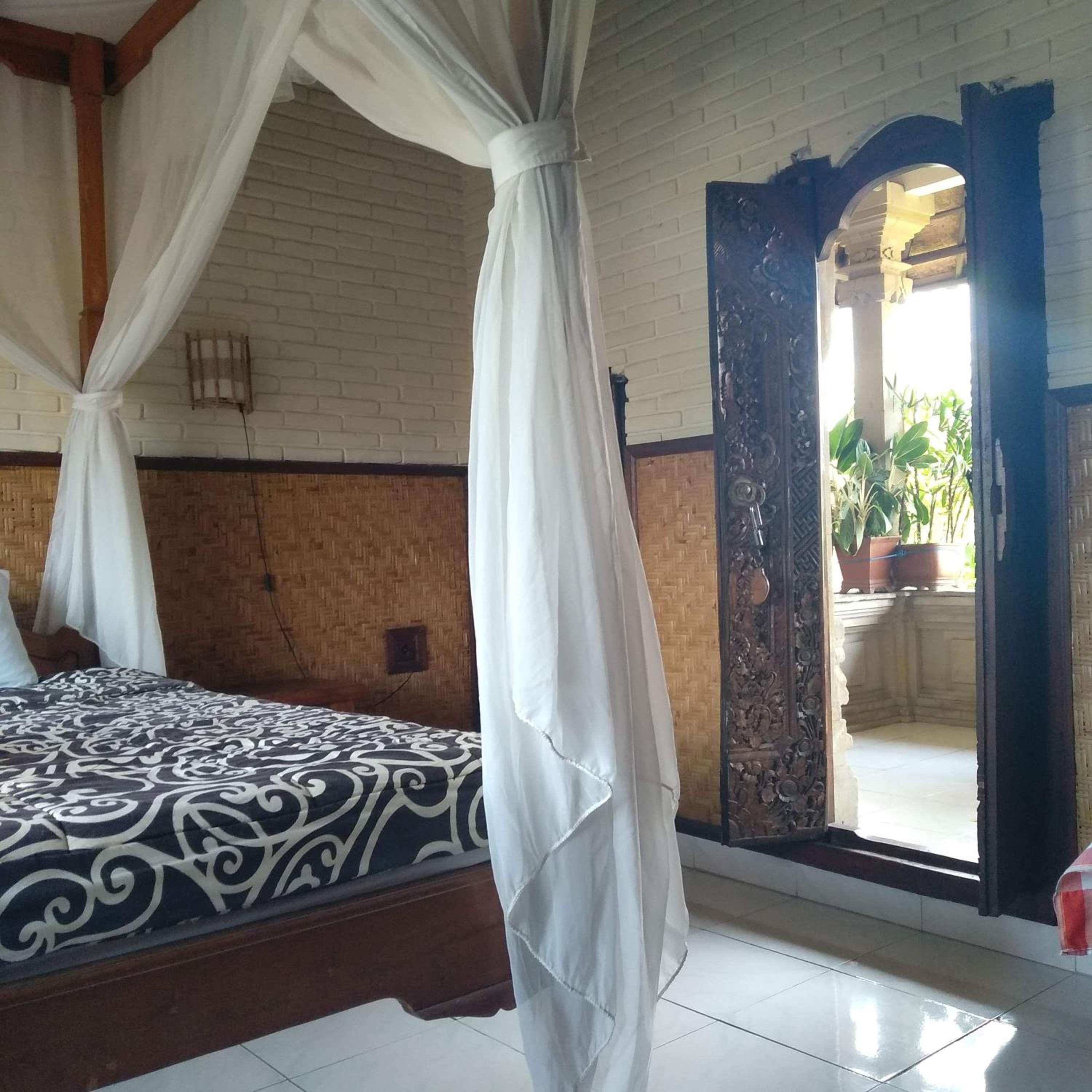 Standard Double Room - Photo 12