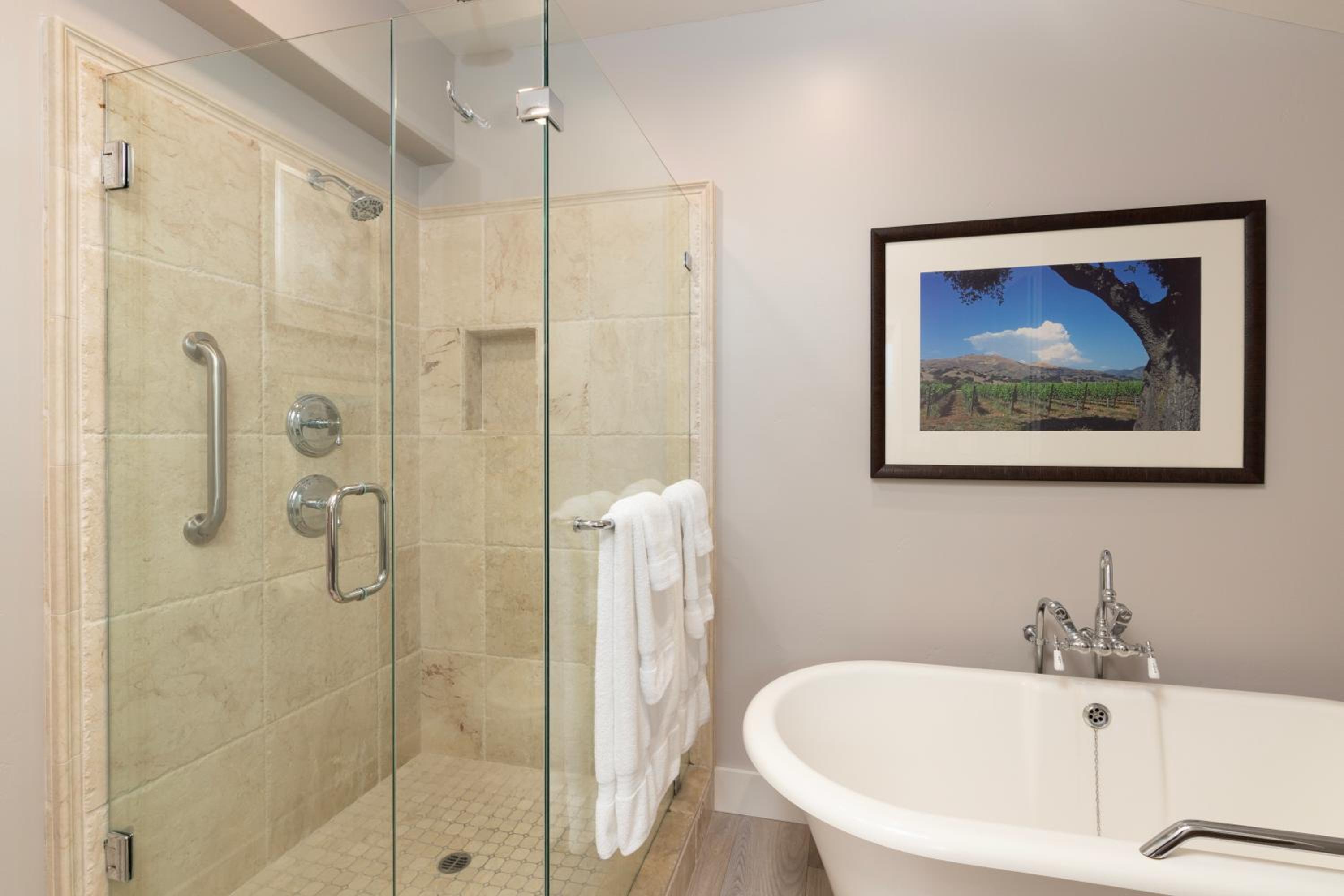 Superior King Room - Photo 3