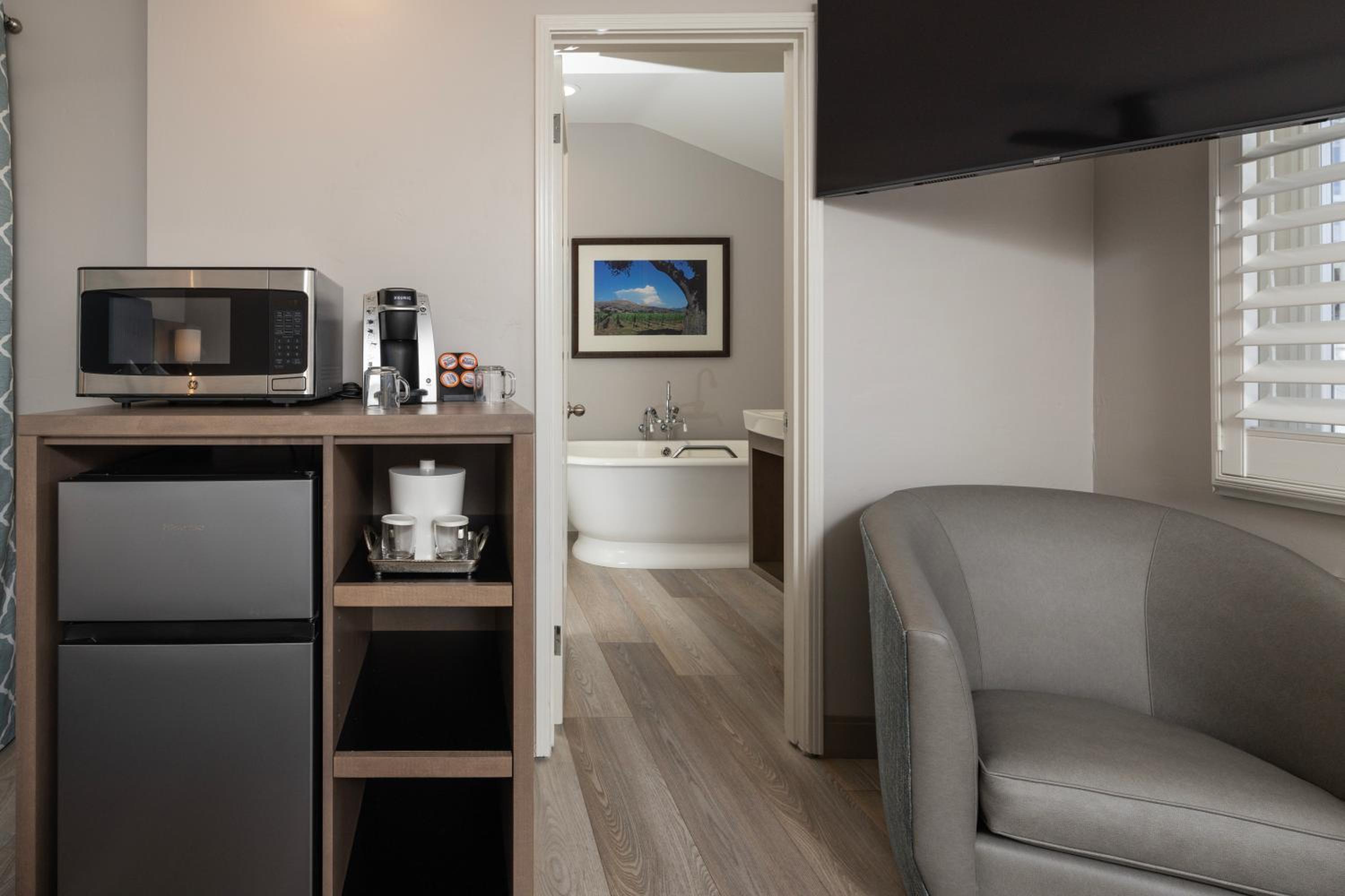 Superior King Room - Photo 4