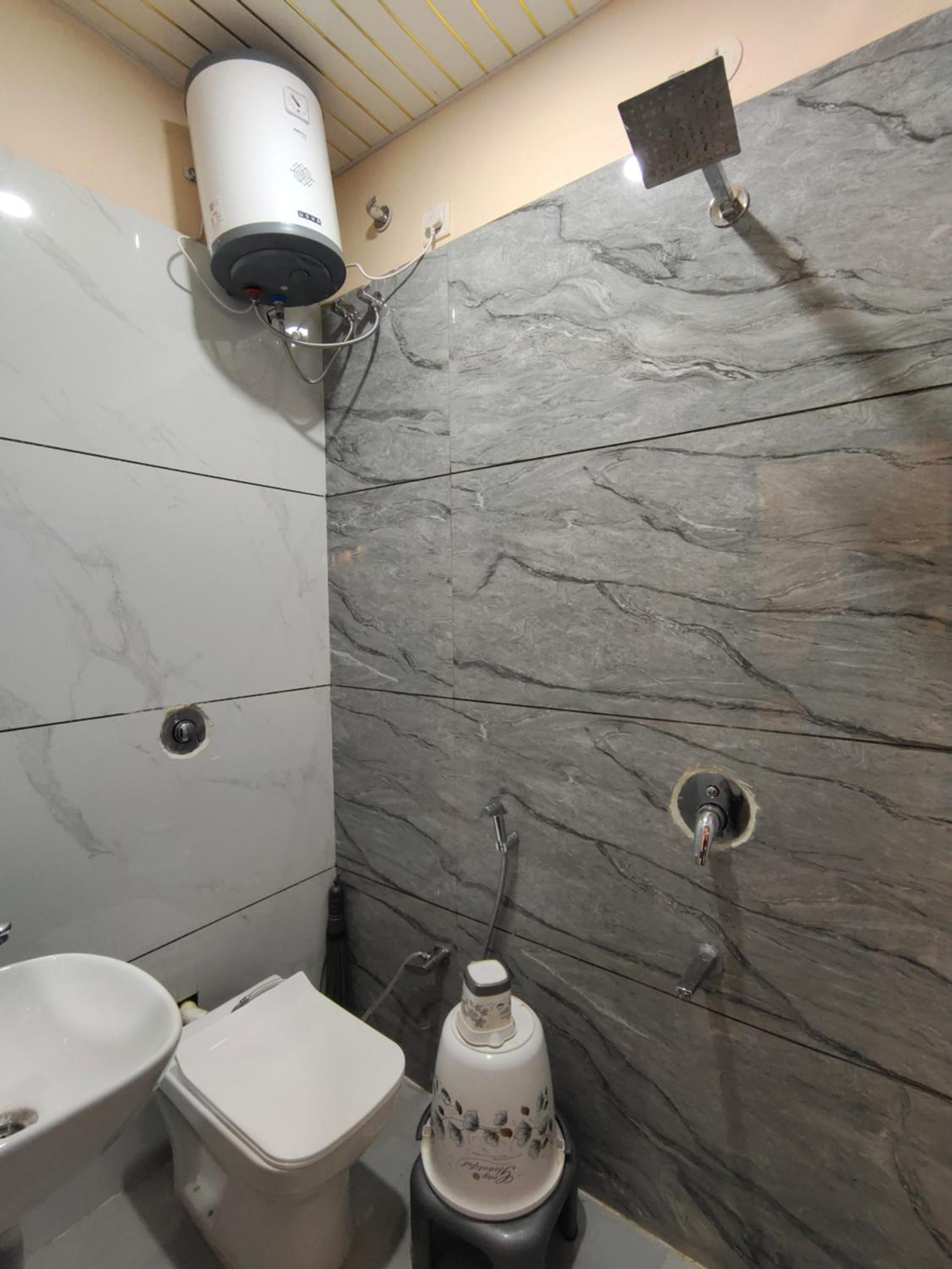 Family Room With Private Bathroom photo 3