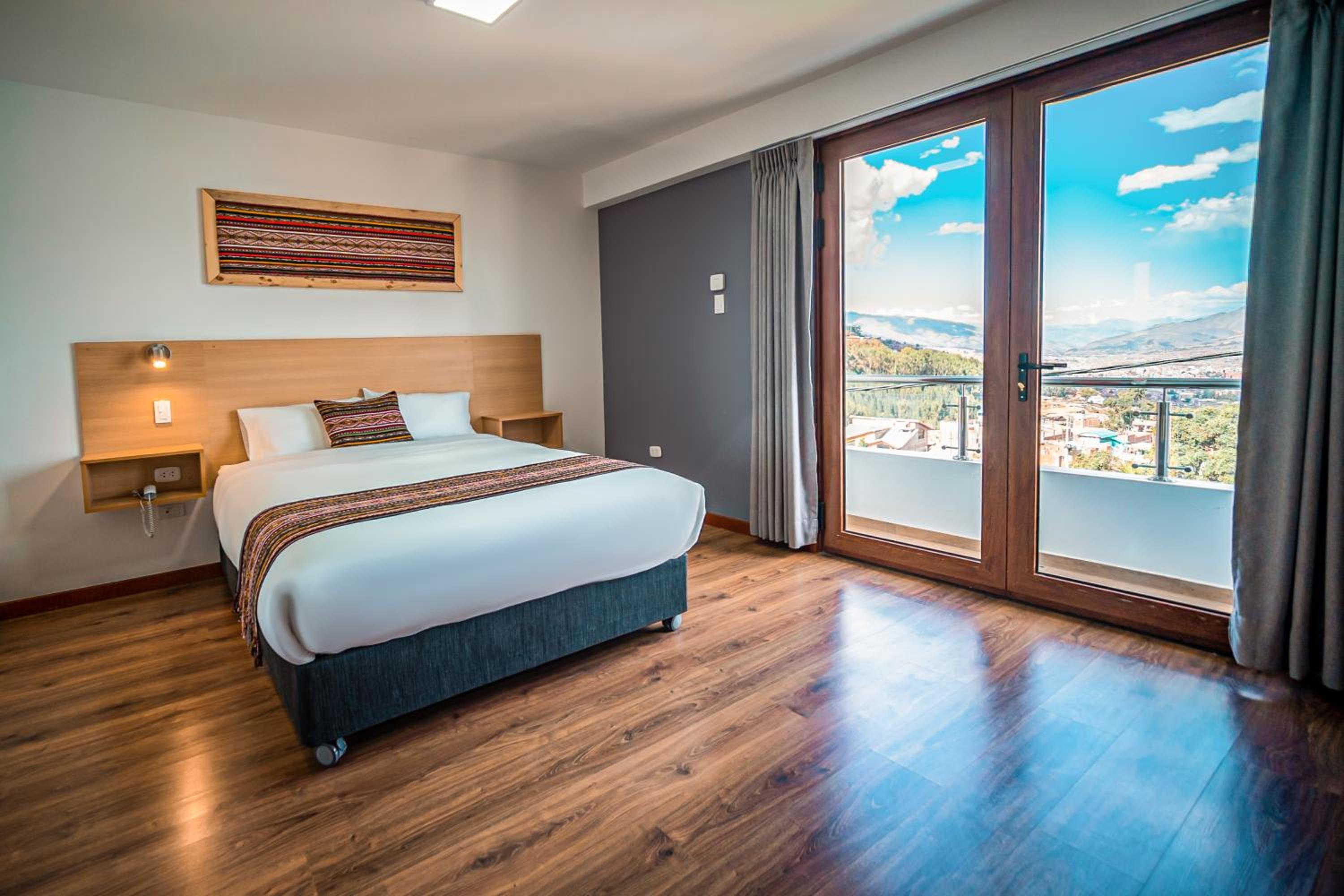 Deluxe King Room photo 1