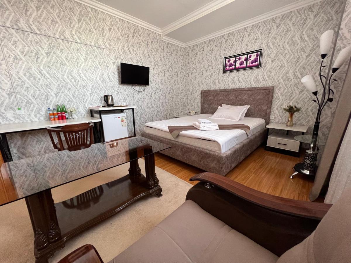 Deluxe Double Room with Bath photo 2