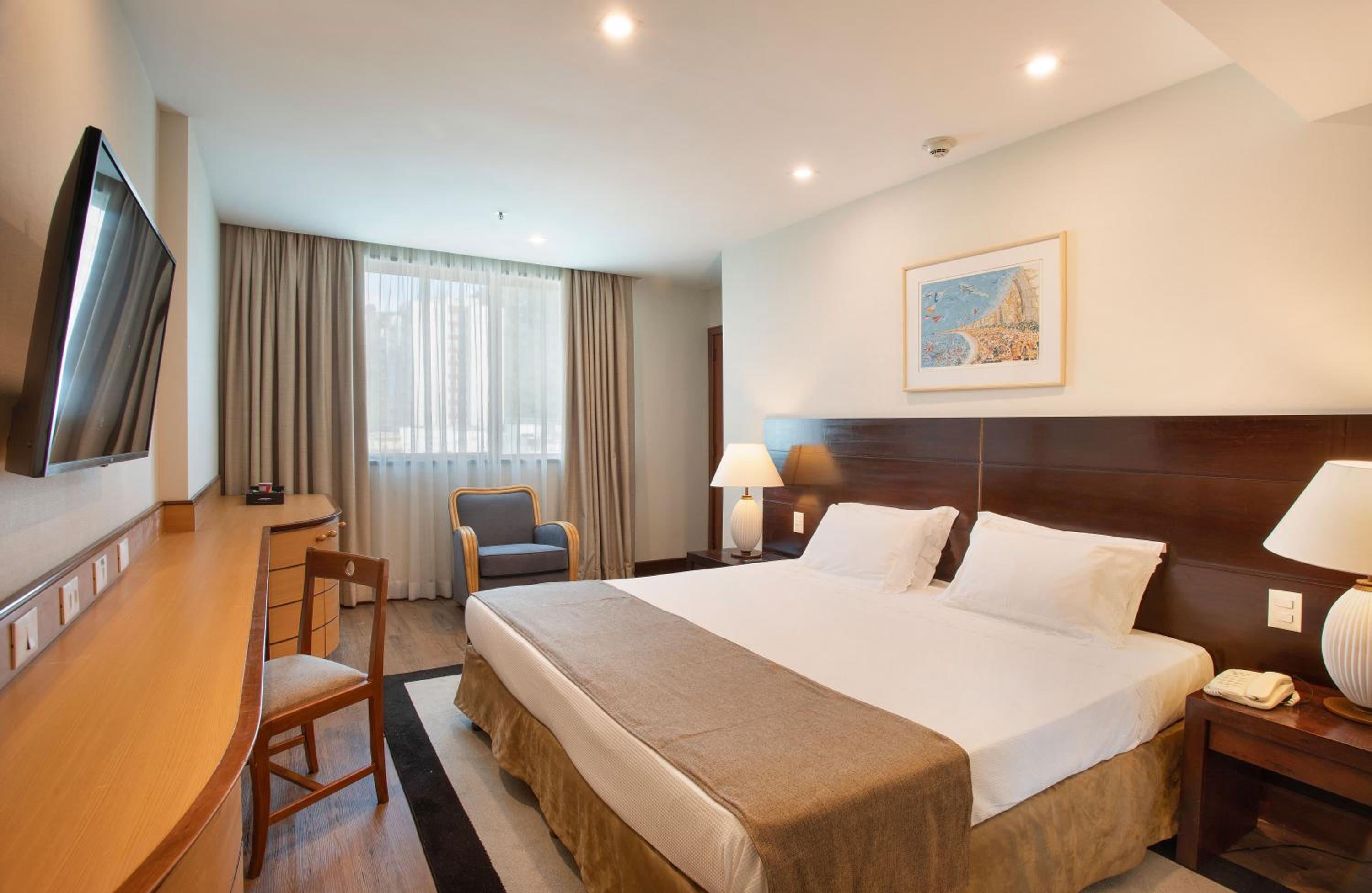 Junior Suite with City View