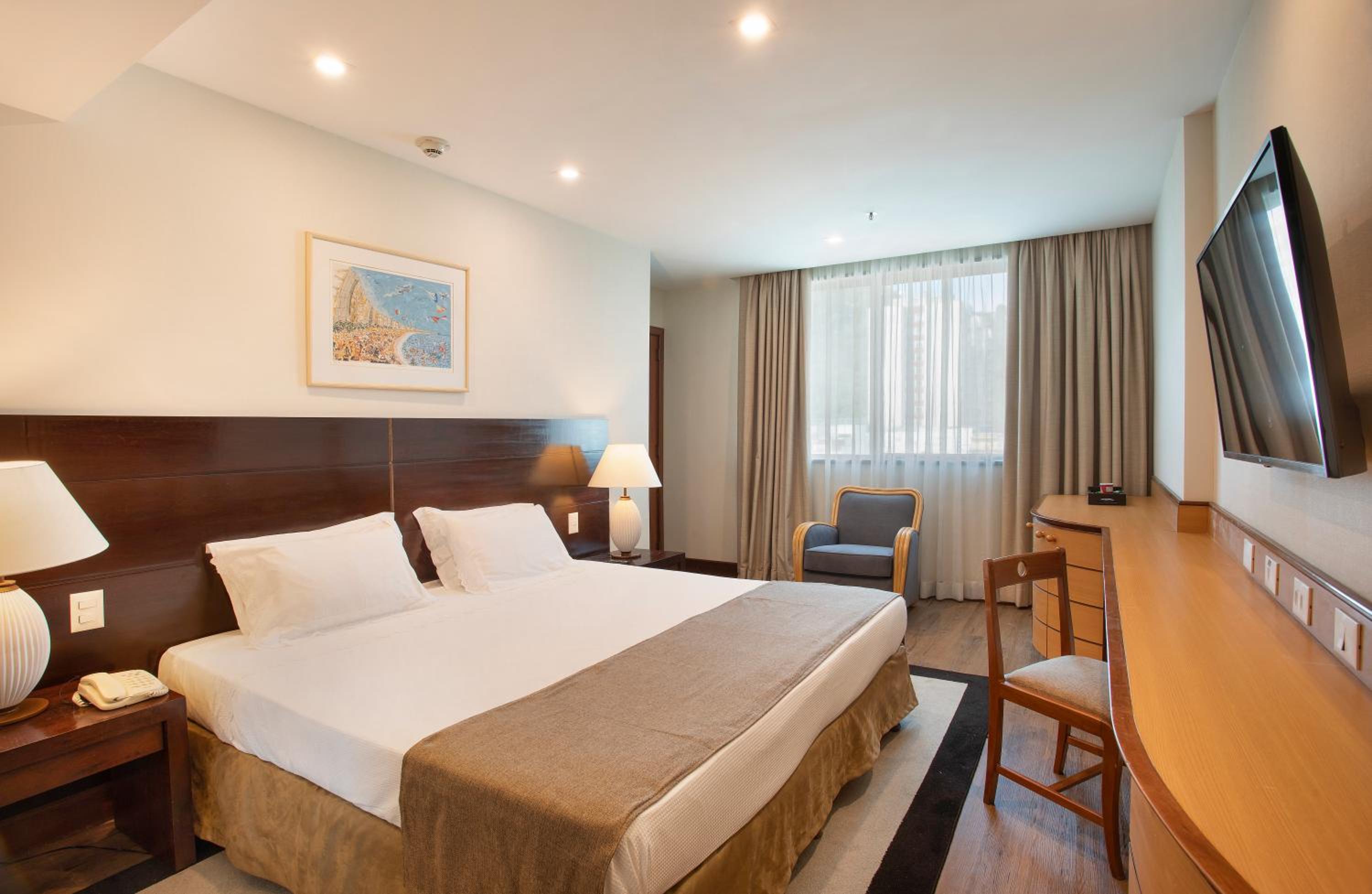 Junior Suite with City View