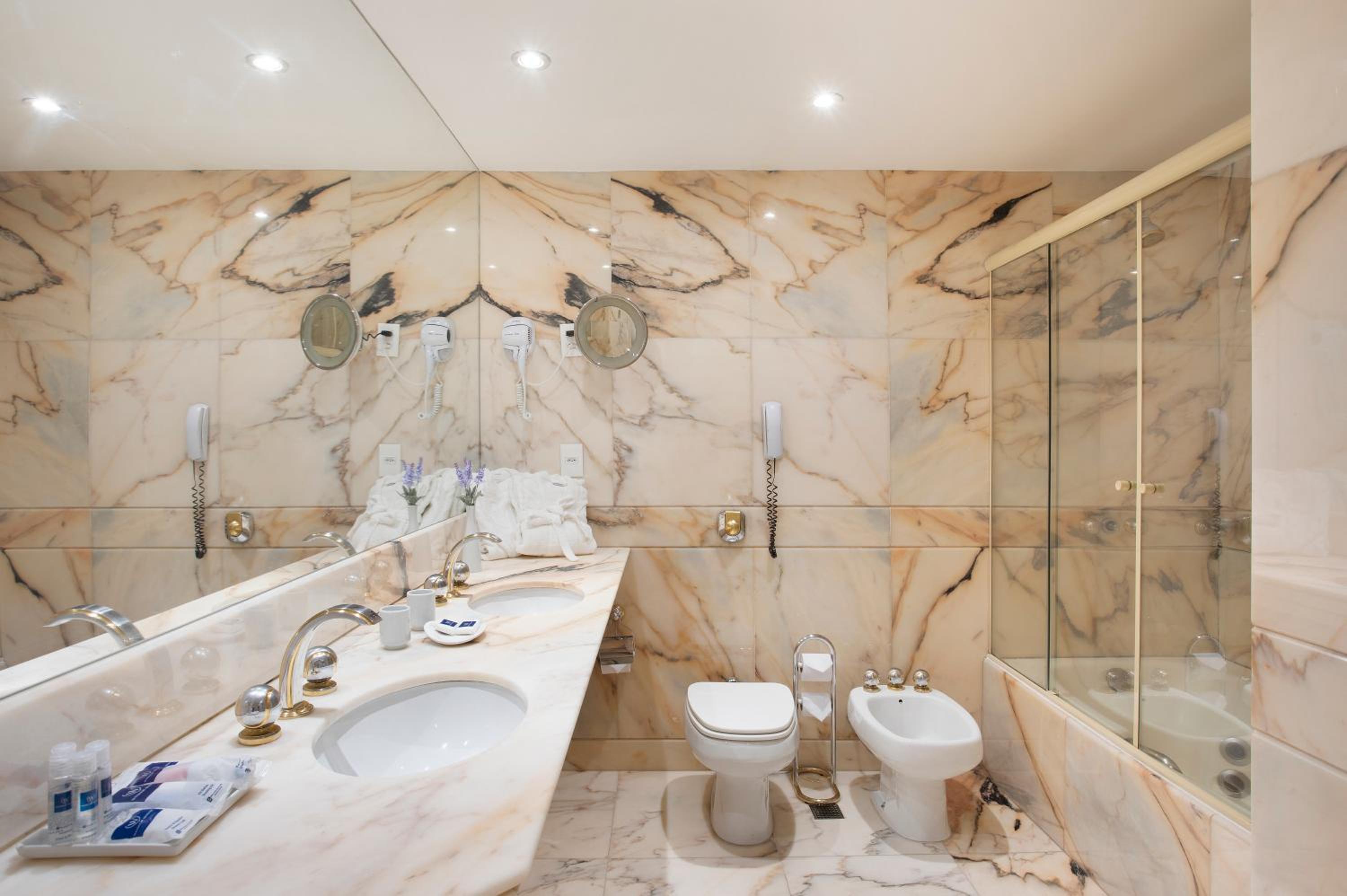 Executive Suite with City View