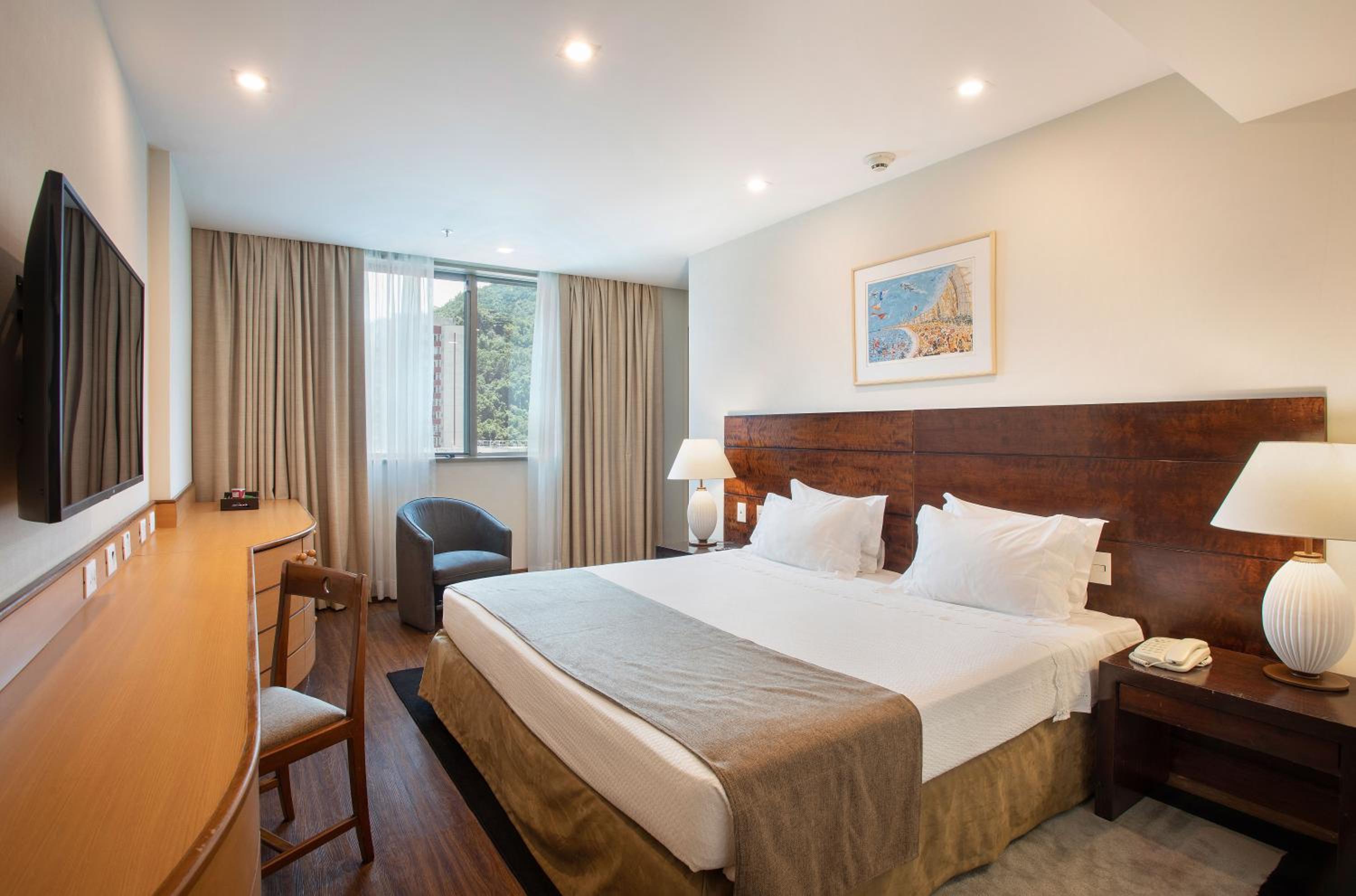Executive Suite with City View thumbnail 5