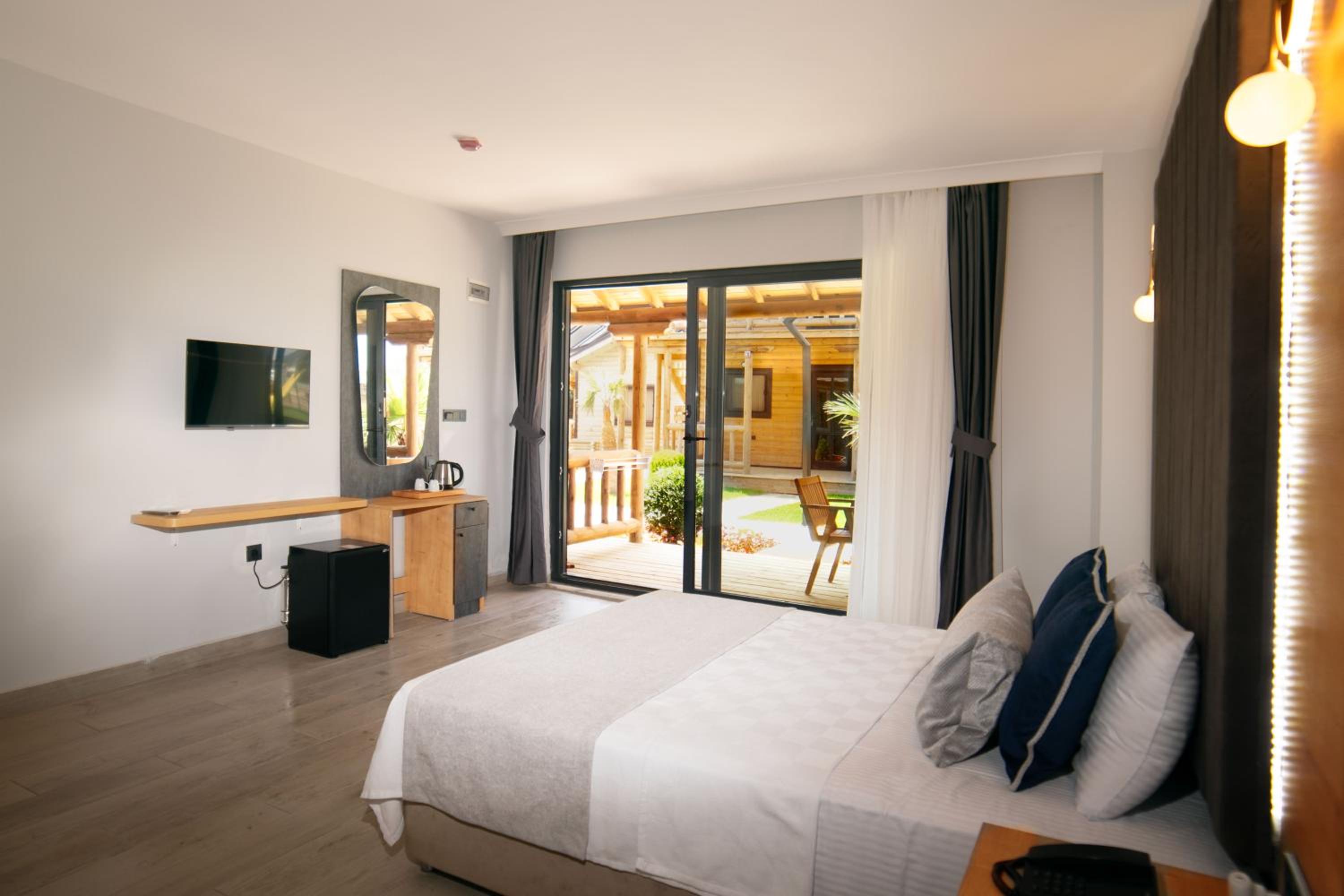 Budget Double Room - Photo 4