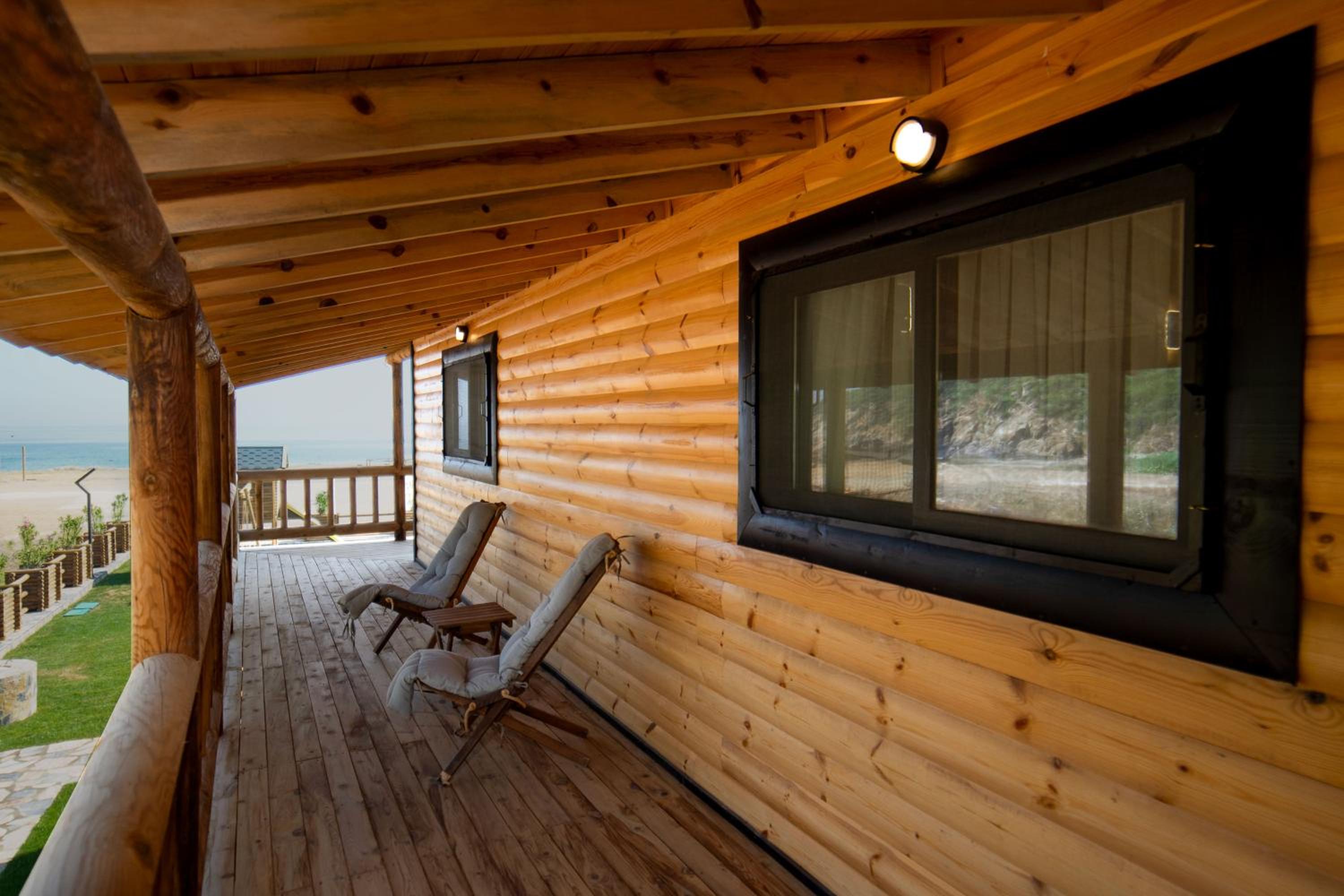 One-Bedroom Bungalow - Photo 16