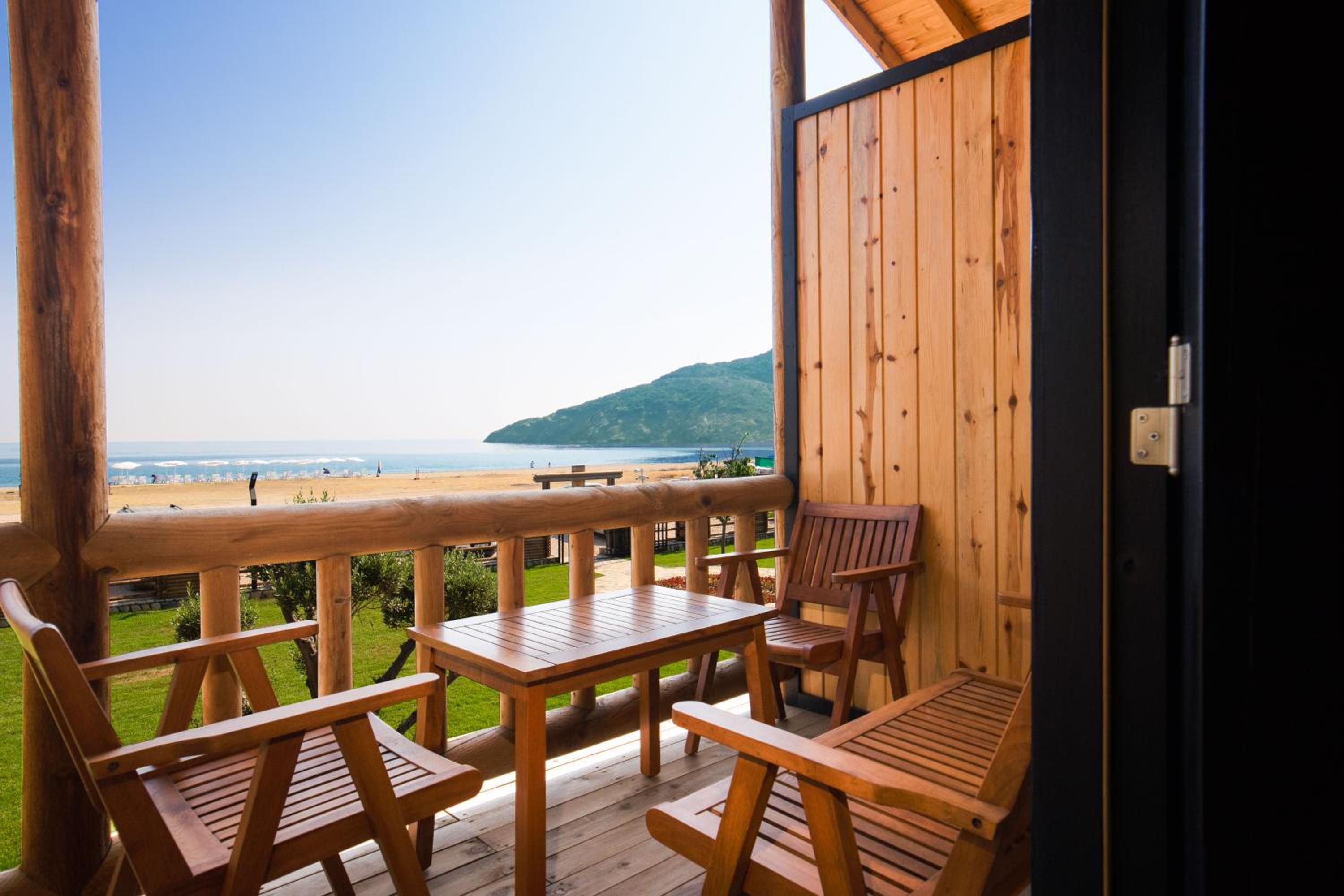 One-Bedroom Bungalow - Photo 15