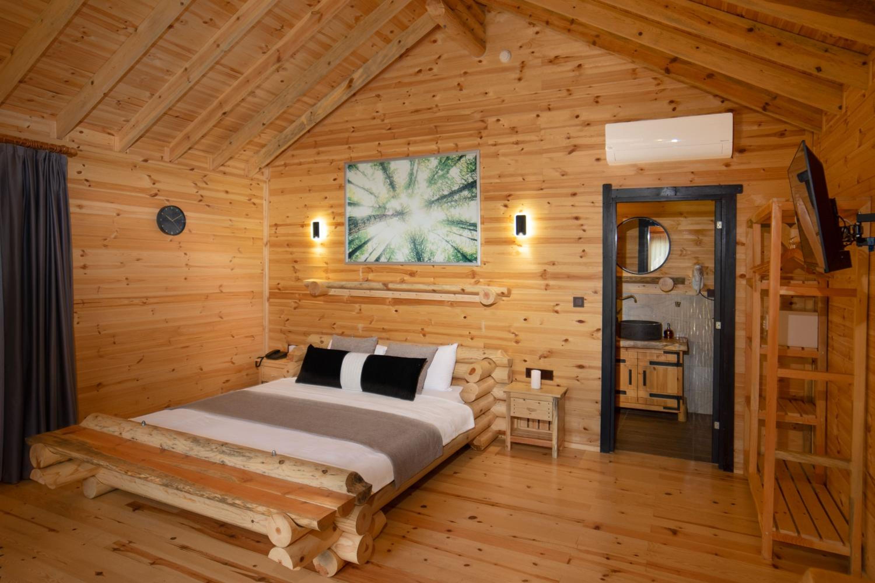 One-Bedroom Bungalow - Photo 9