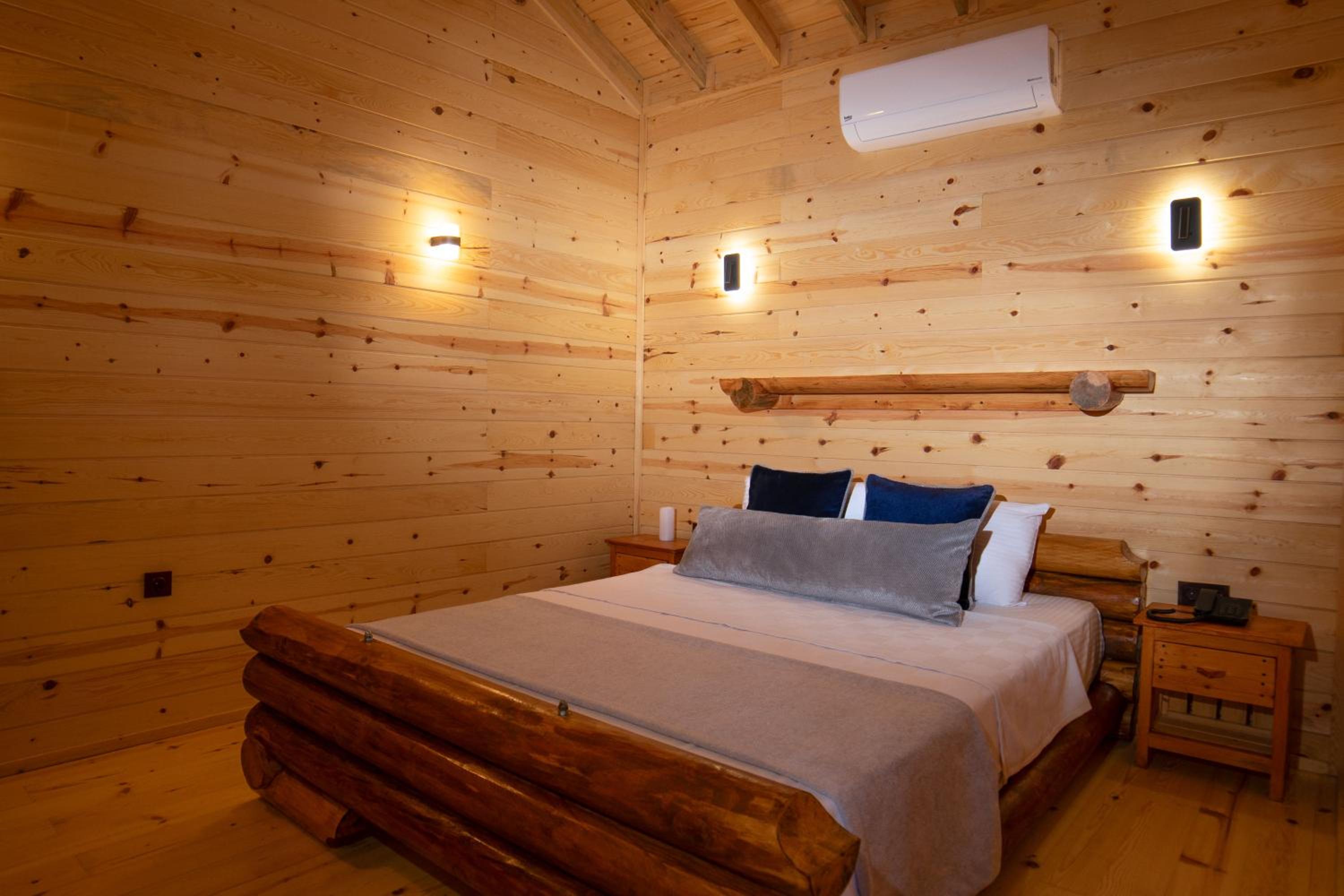 One-Bedroom Bungalow - Photo 1