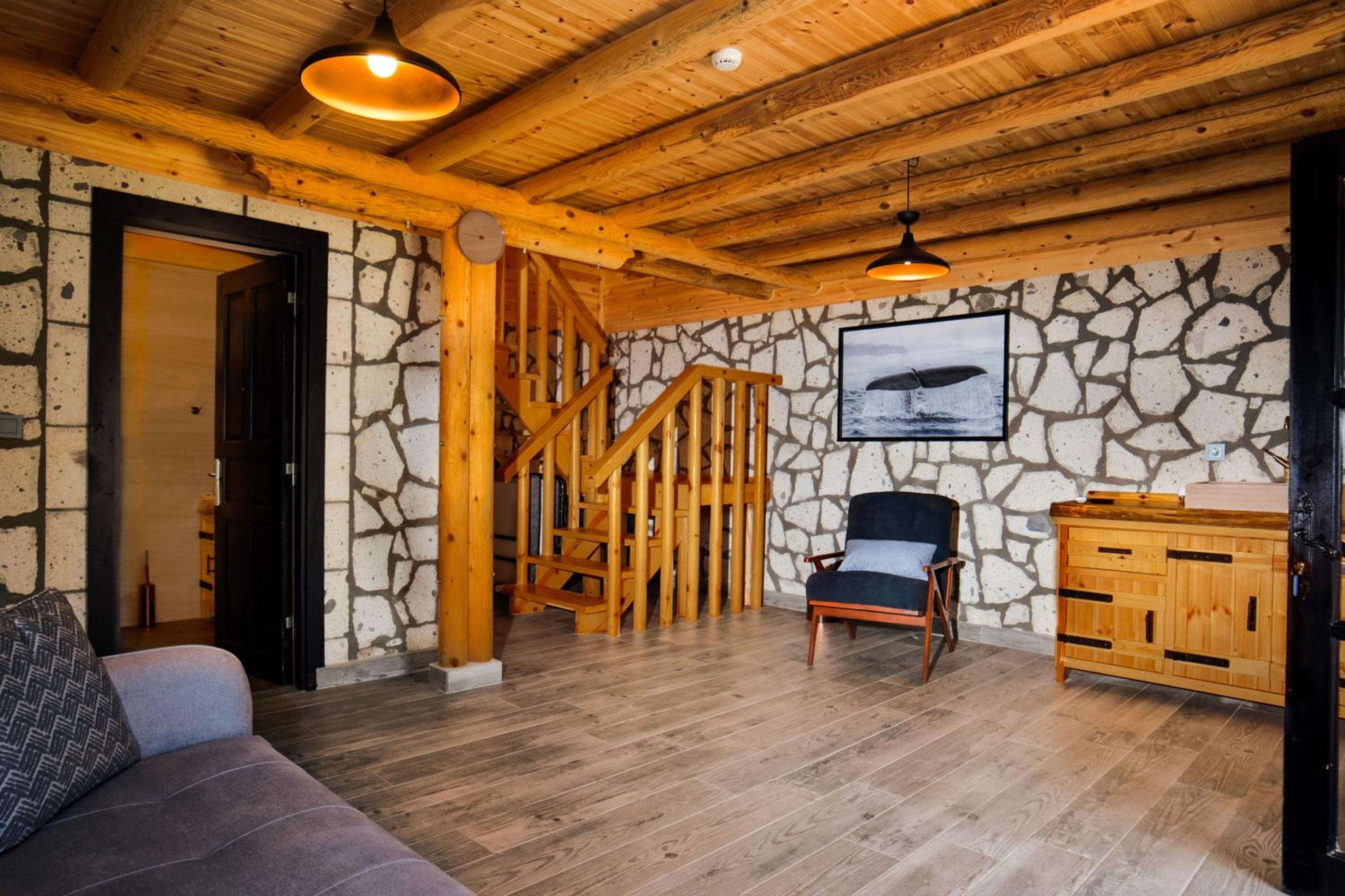 One-Bedroom House - Photo 4
