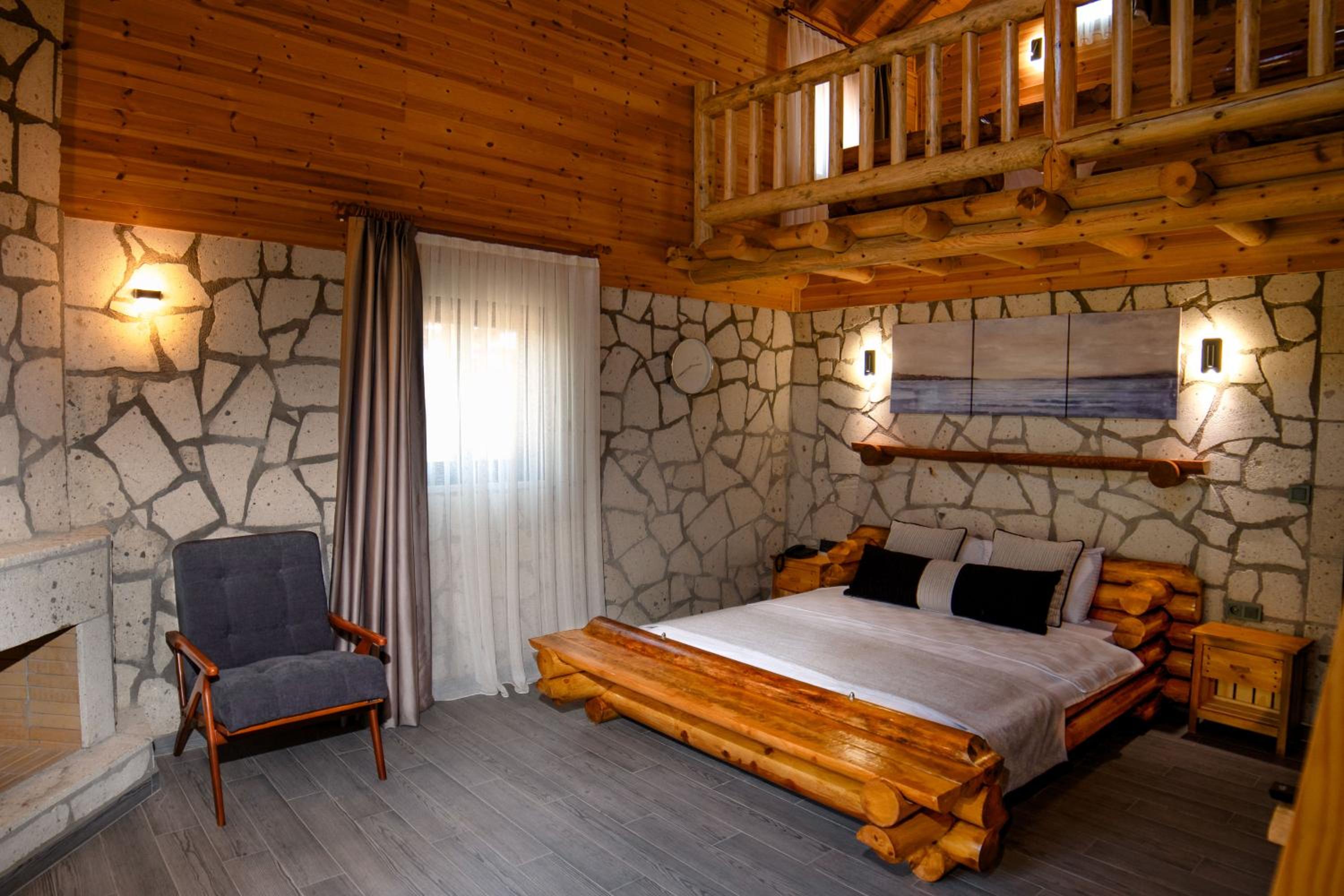 Two-Bedroom Chalet - Photo 3